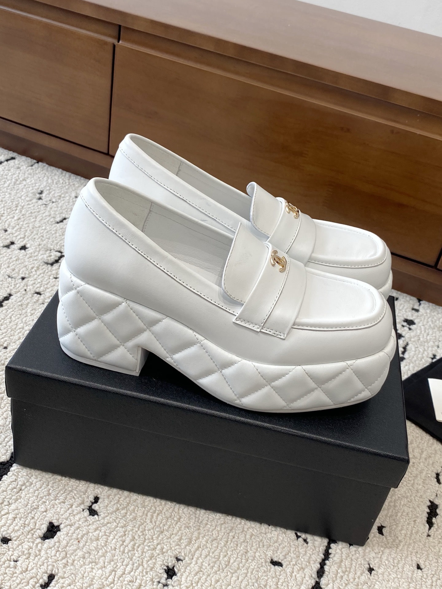 샤넬 25 뉴 통굽 수제화