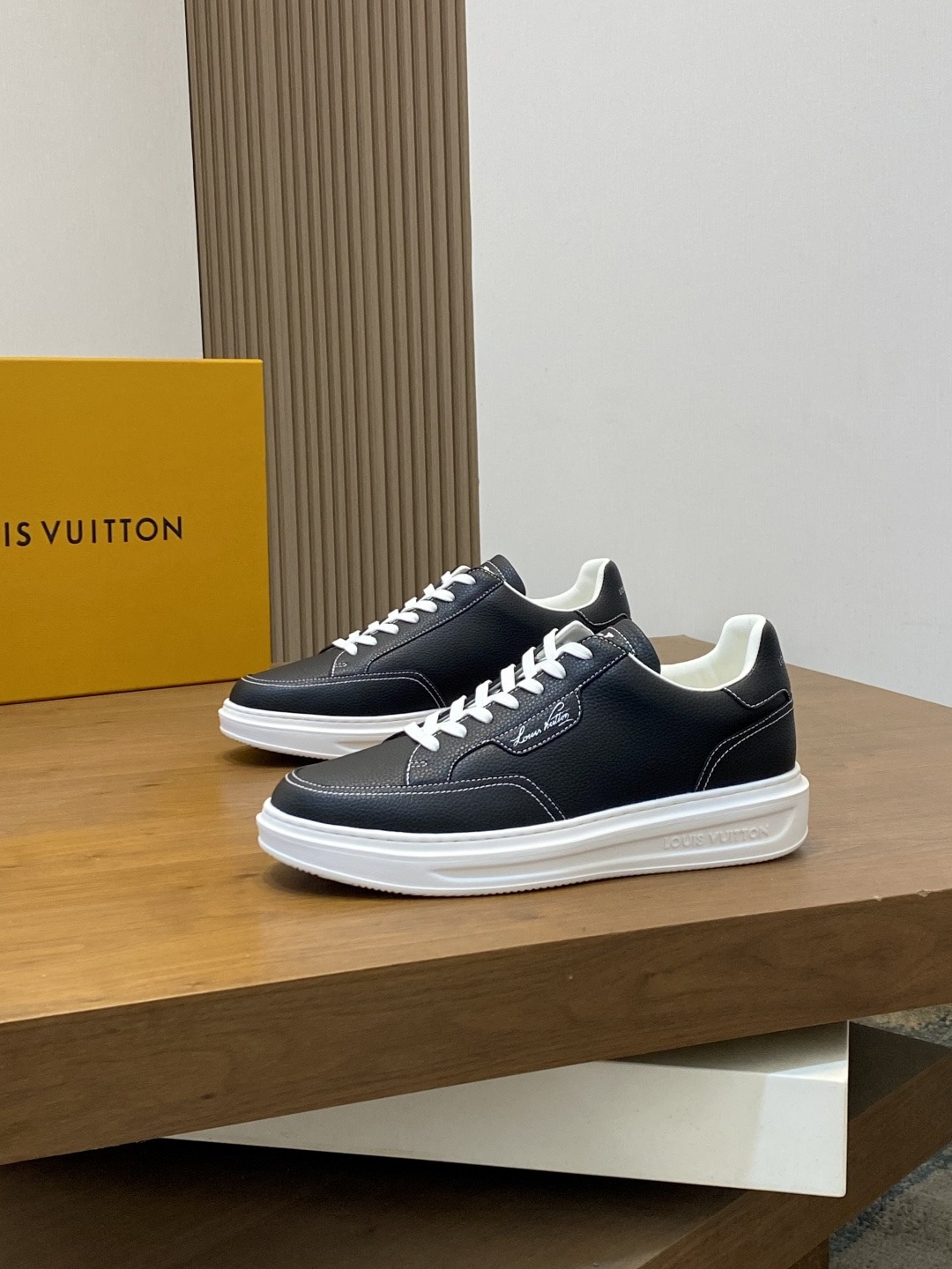 루이비통 신상 남성 스니커즈