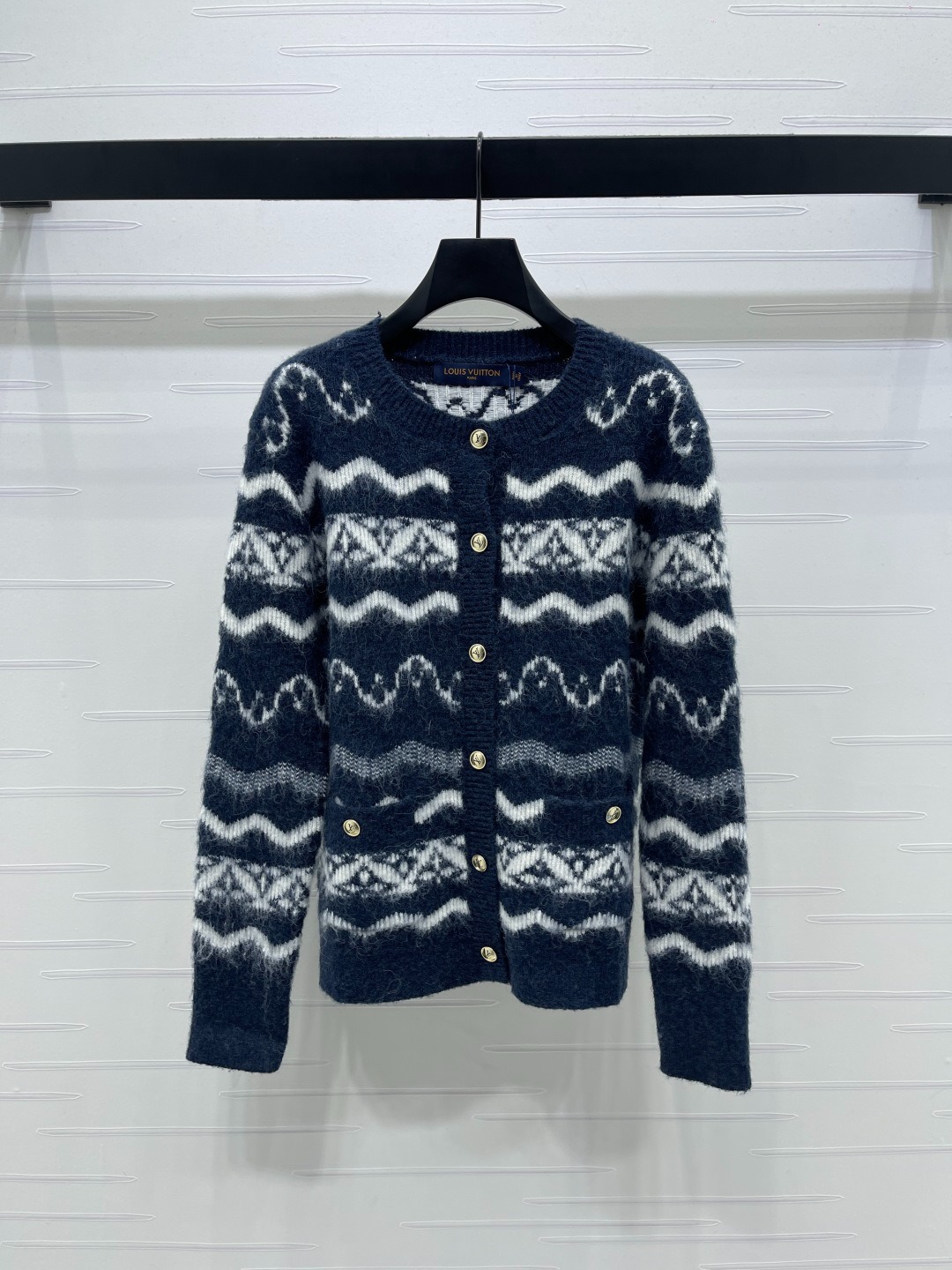 루이비통 25 신상 라운드 긴팔 카디건