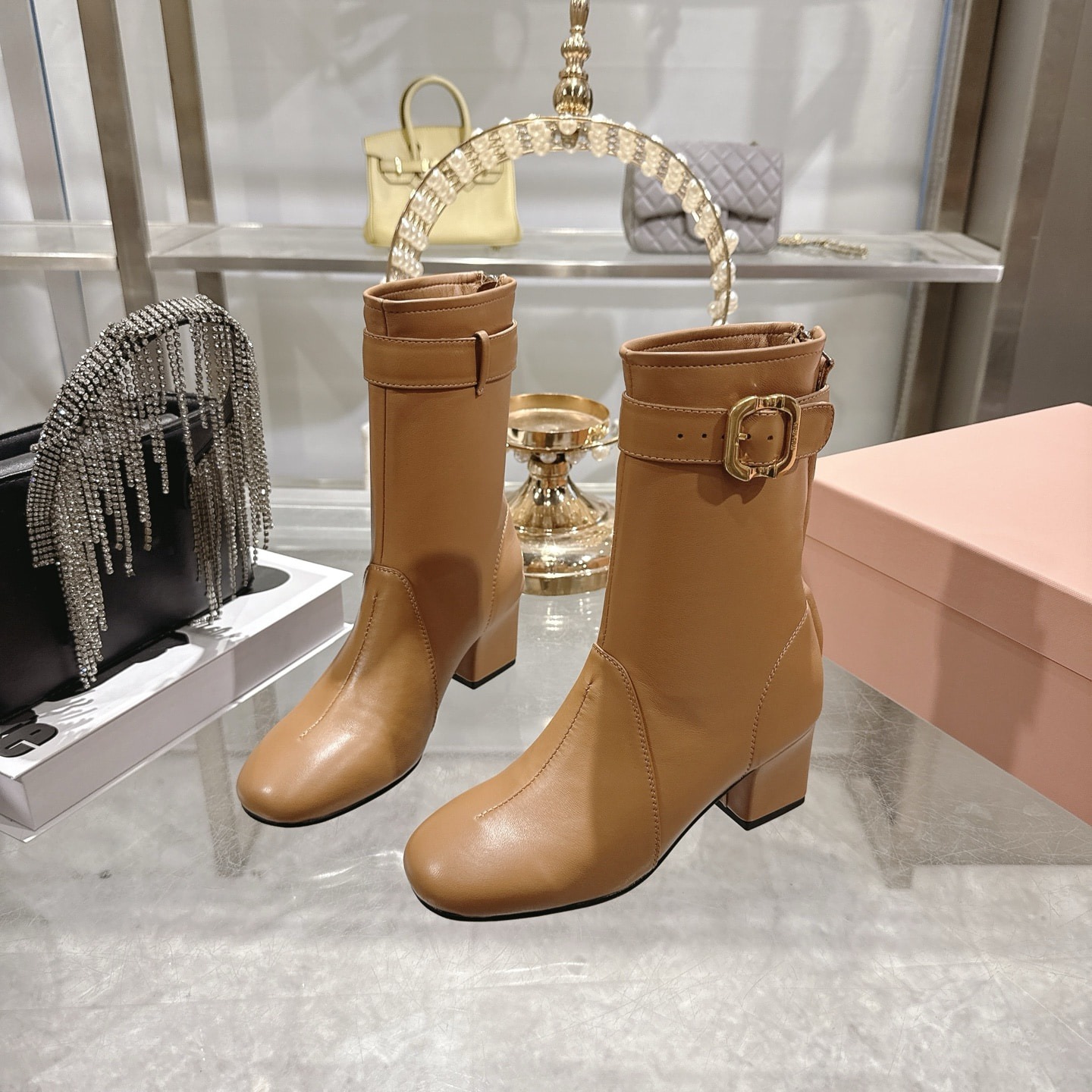 미우미우 25ss 스판 앵클부츠