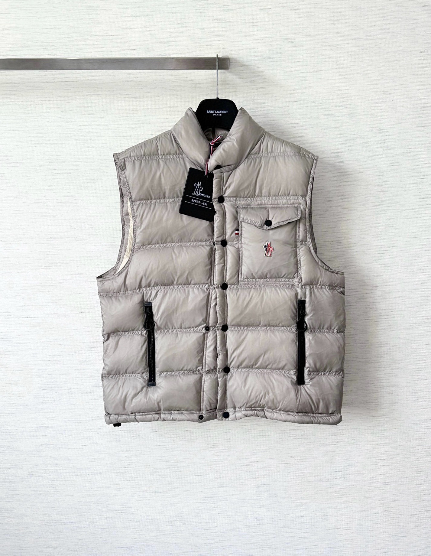 몽클레어 25FW 하이넥 패딩 베스트코트