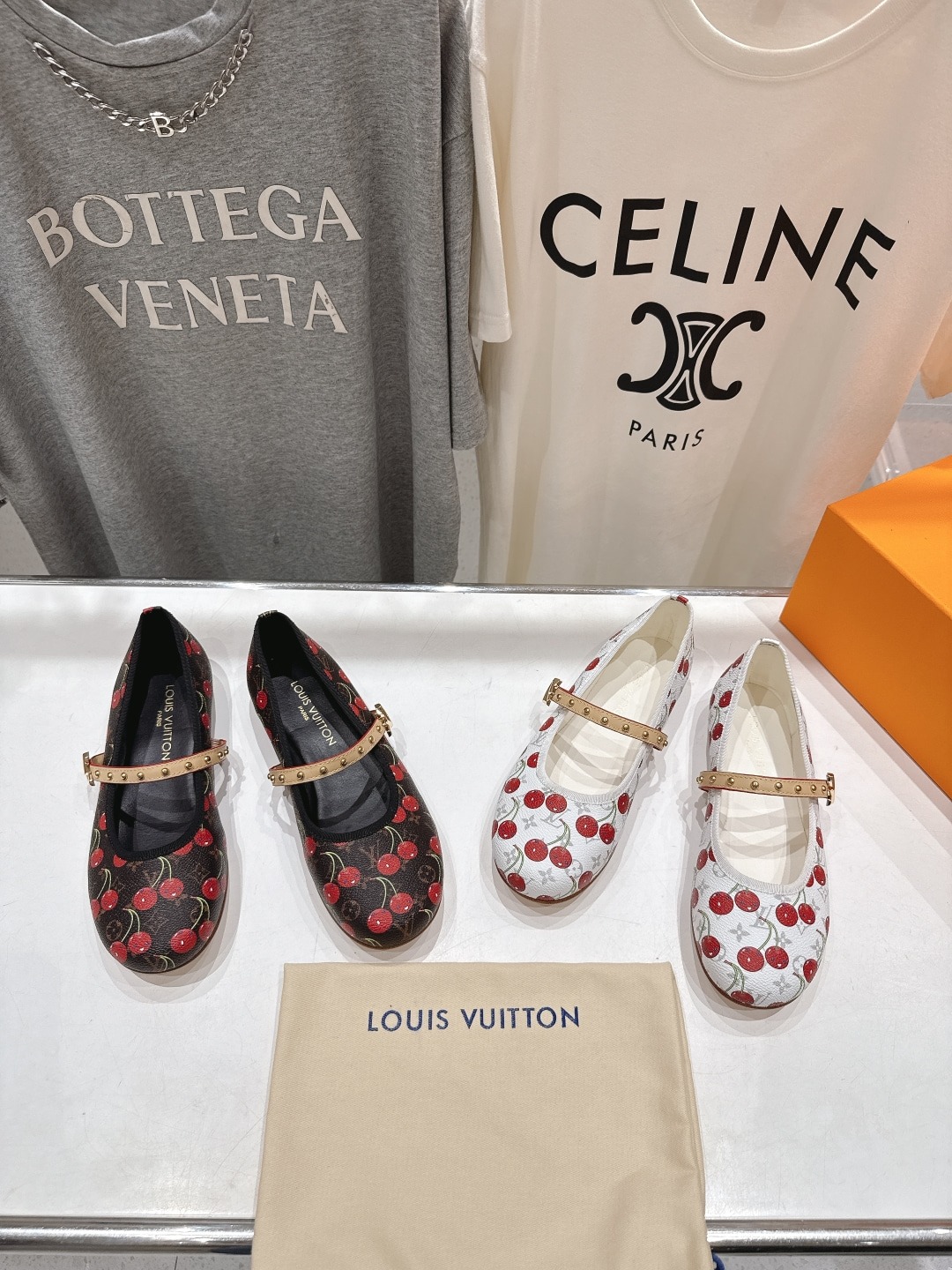 루이비통 봄여름 컬렉션 메리제인 플랫 슈즈