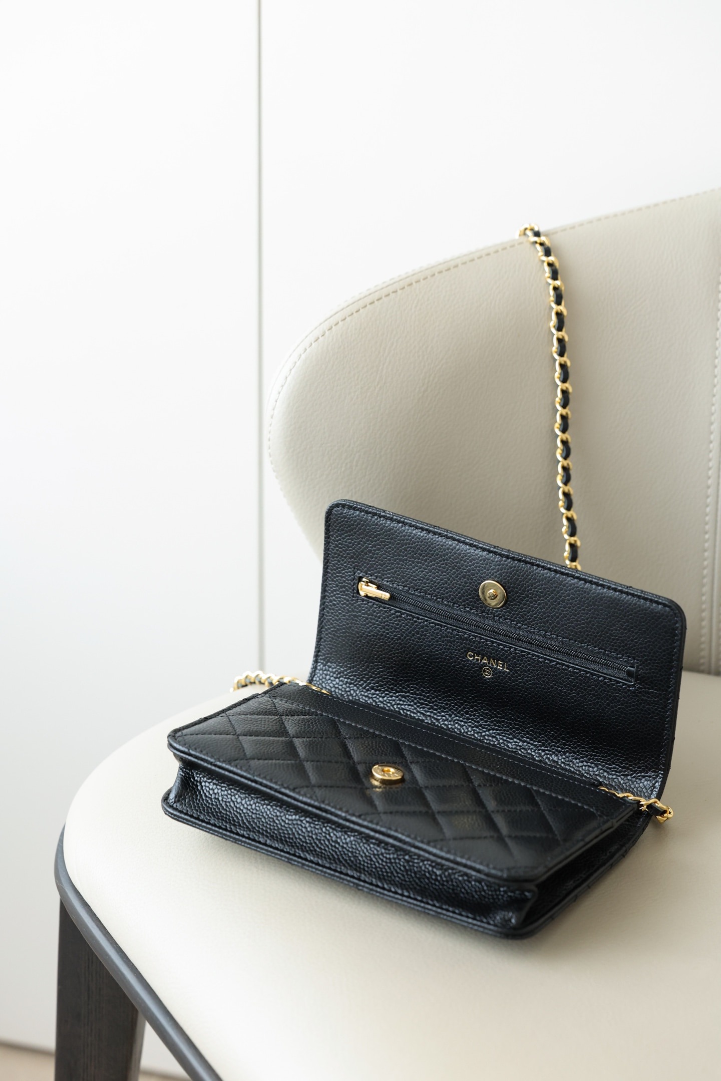 샤넬 클래식 WOC 월렛 온더 체인백