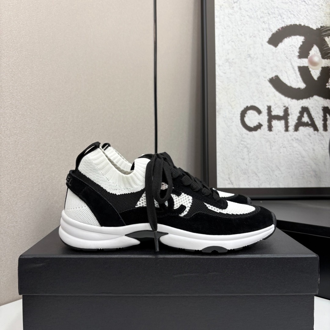 샤넬 이른 봄 신상 모직 패치 스니커즈