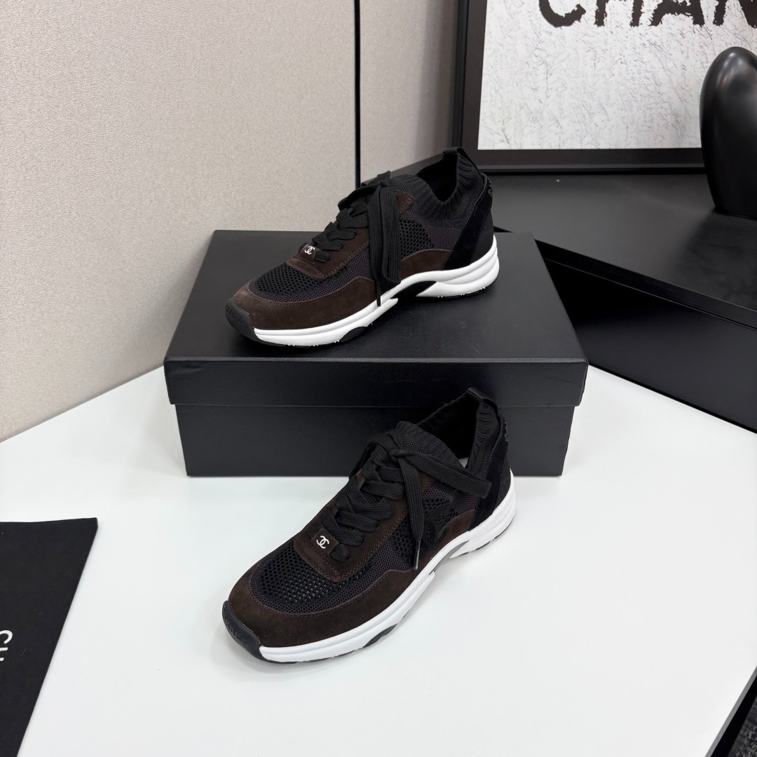 샤넬 이른 봄 신상 모직 패치 스니커즈