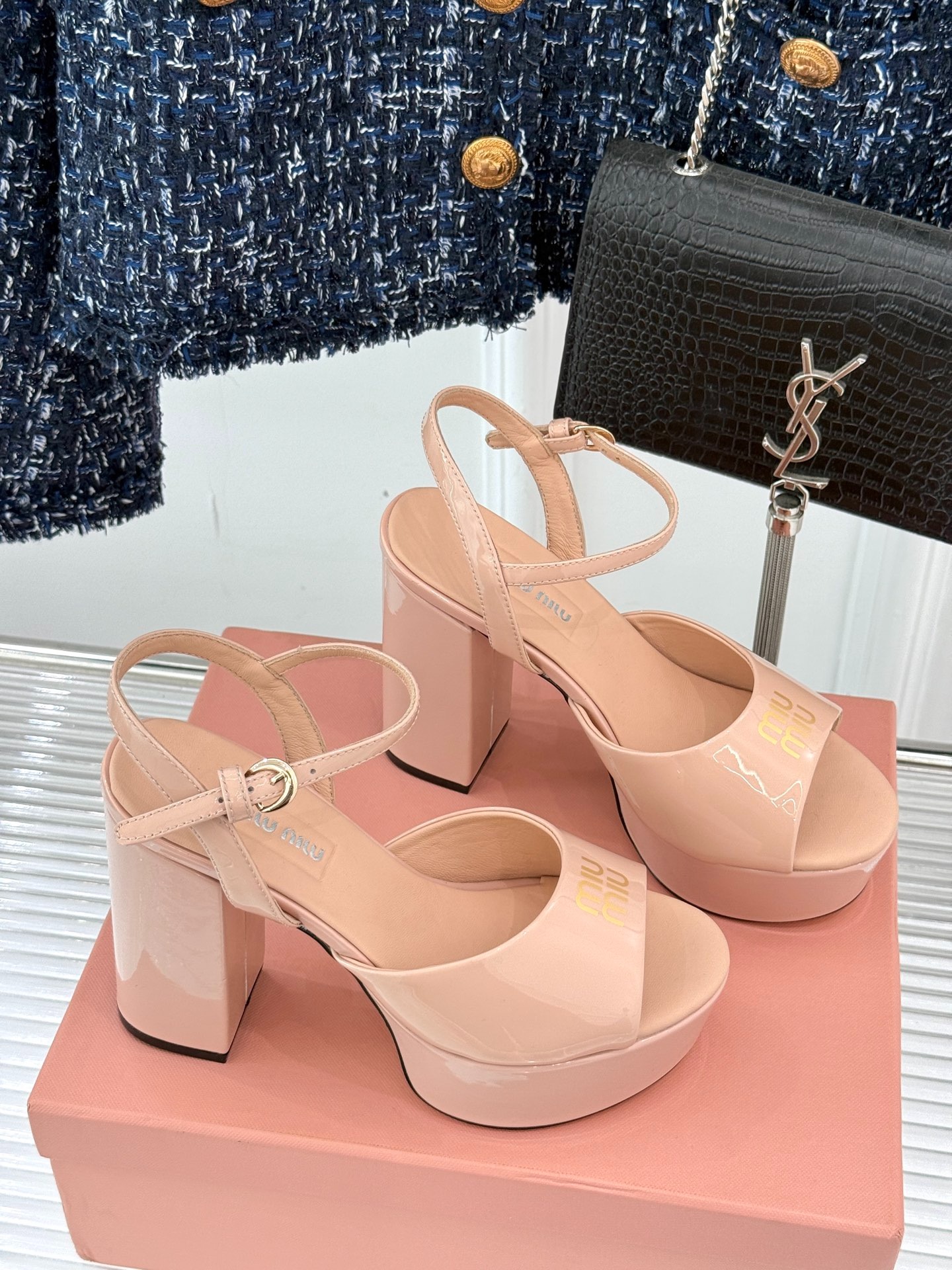 미우미우 25s 봄여름 신상 통굽 샌들