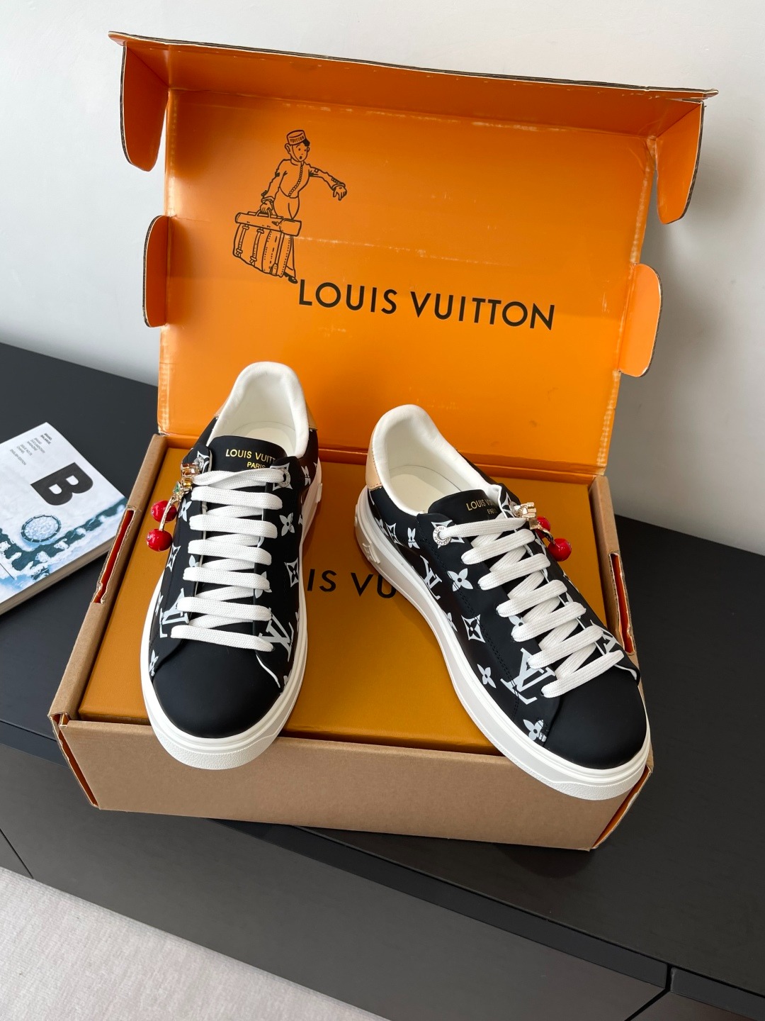 루이비통 캐주얼 스니커즈