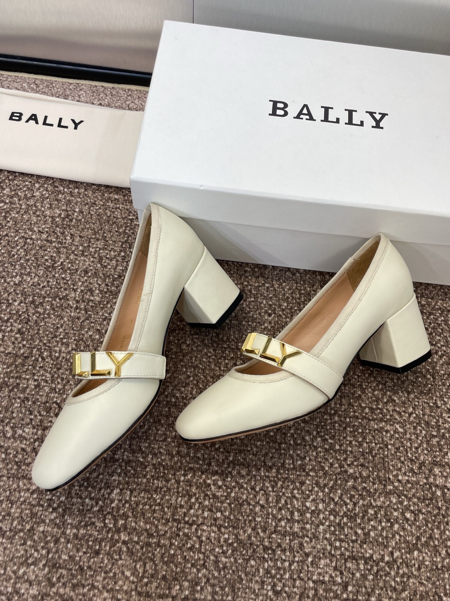 발망 2025 봄여름 신상 통굽 스퀘어 단화