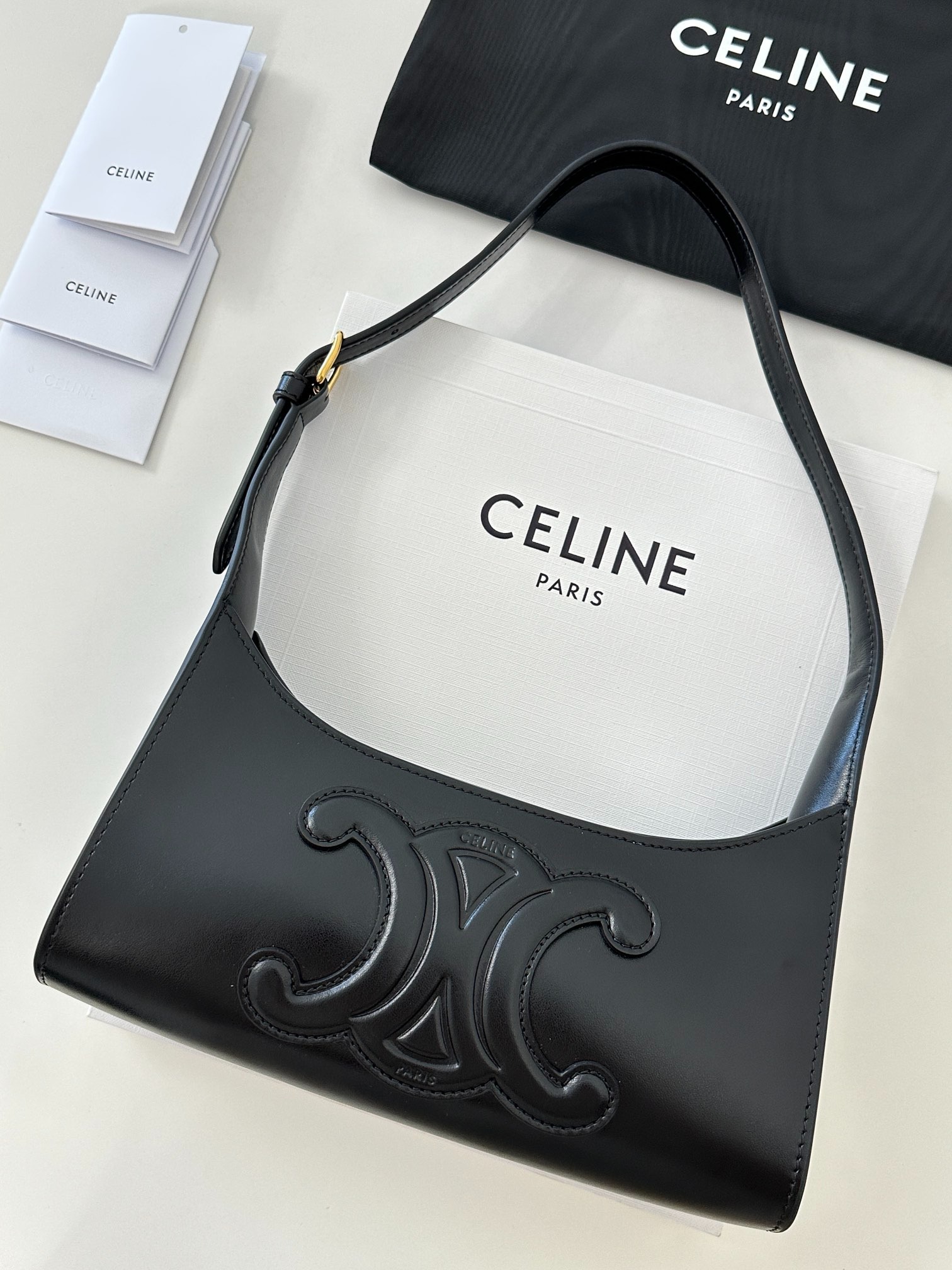 셀린느 퀴르 트리오페 숄더백 블랙