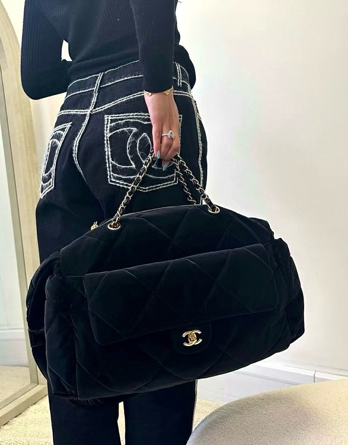 샤넬 24N 코코네쥬 턴락 볼링백