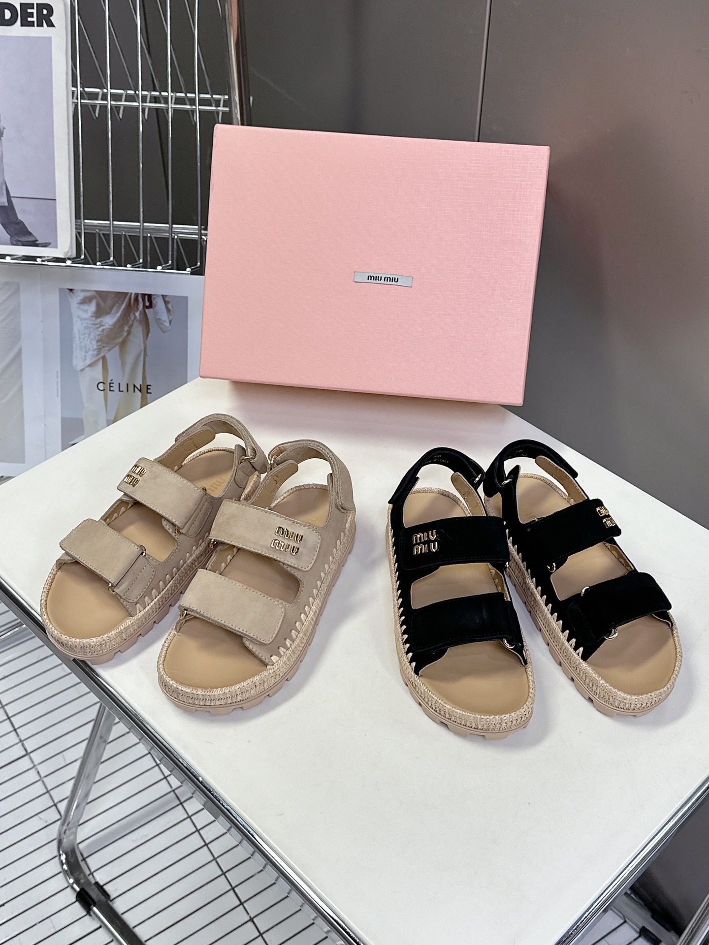 미우미우 봄여름 통굽 벨크로 샌들