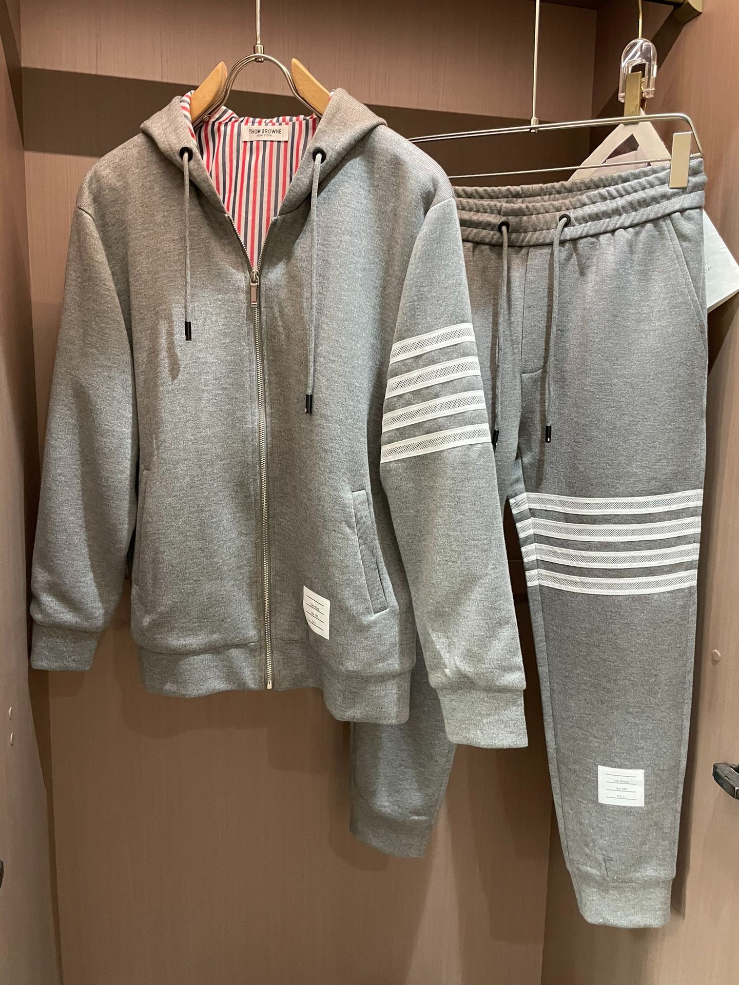 톰*라운 24 신상 매장과 같은 캐주얼 세트