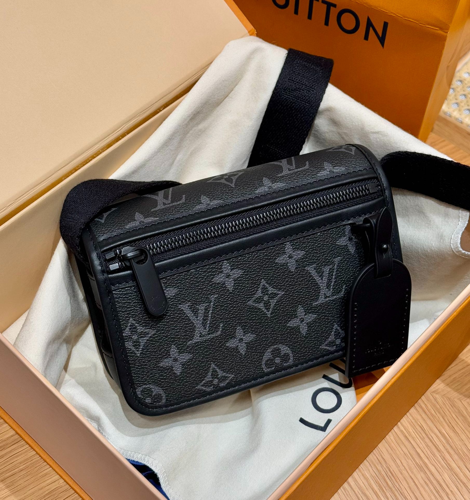 루이비통 보스포어 에어러블 월릿