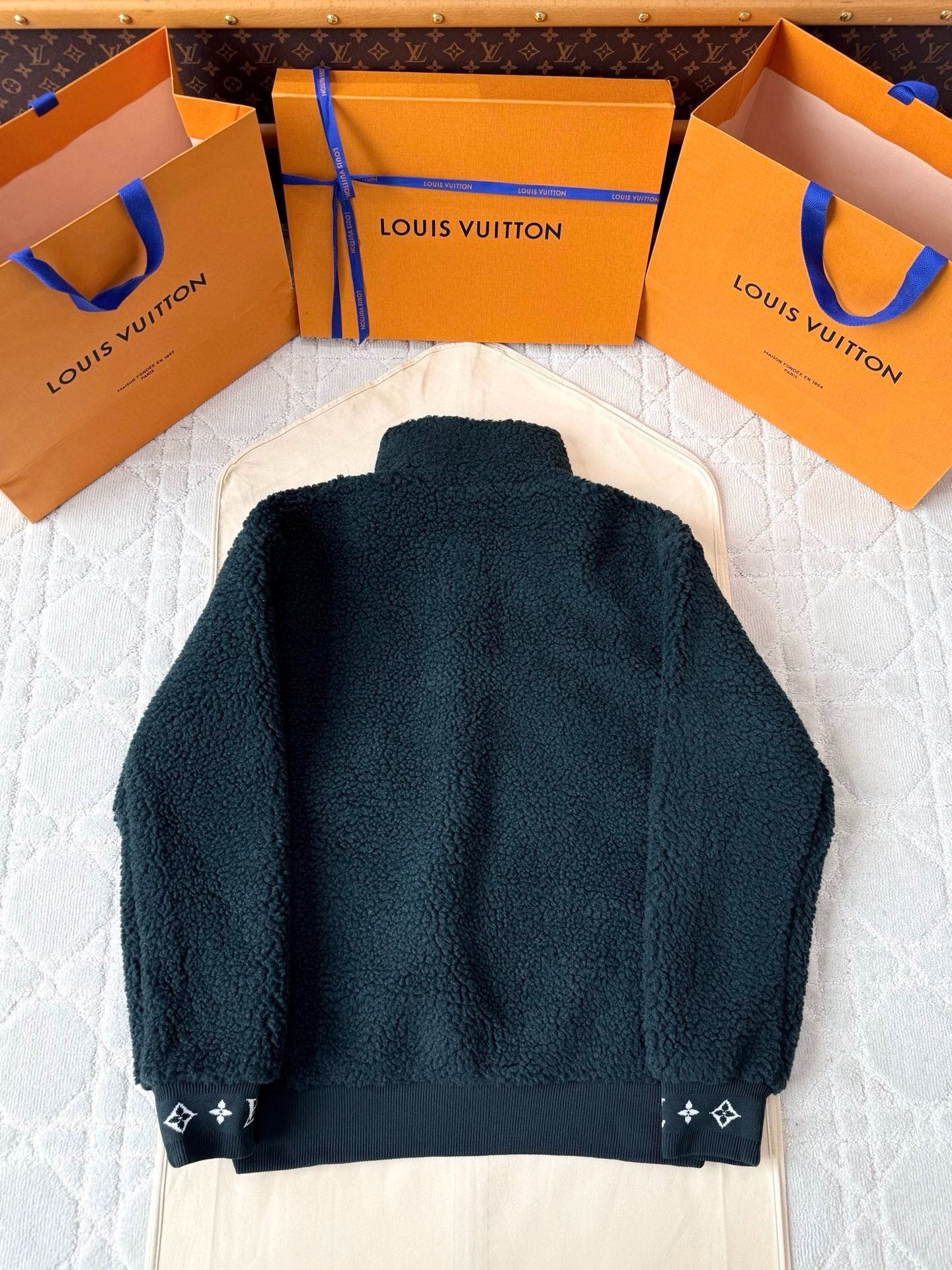 루이비통 25FW 신상 패치 푸들코트