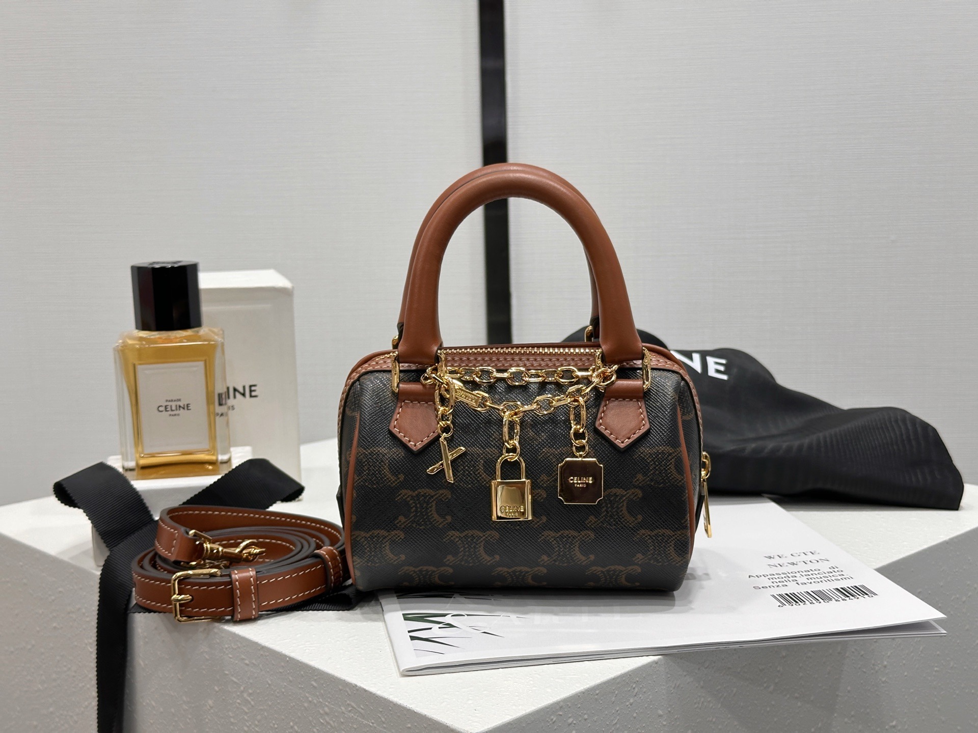 셀린느 Triope 백