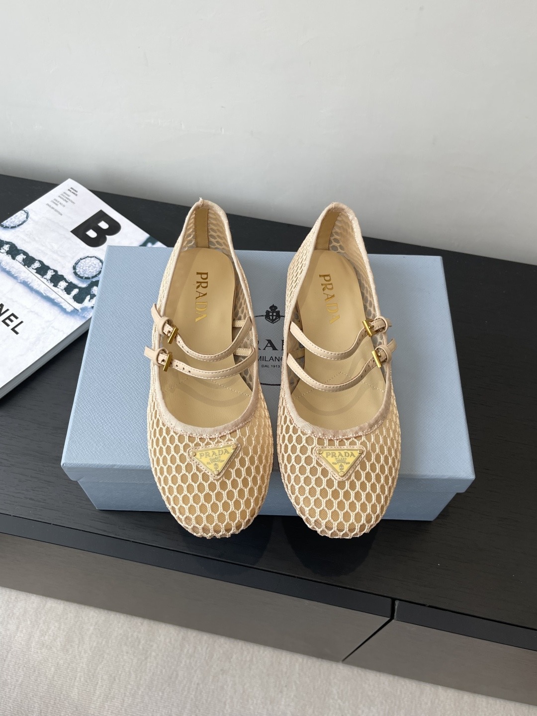 프라다 25ss 봄여름 신상 메리제인 플랫 슈즈