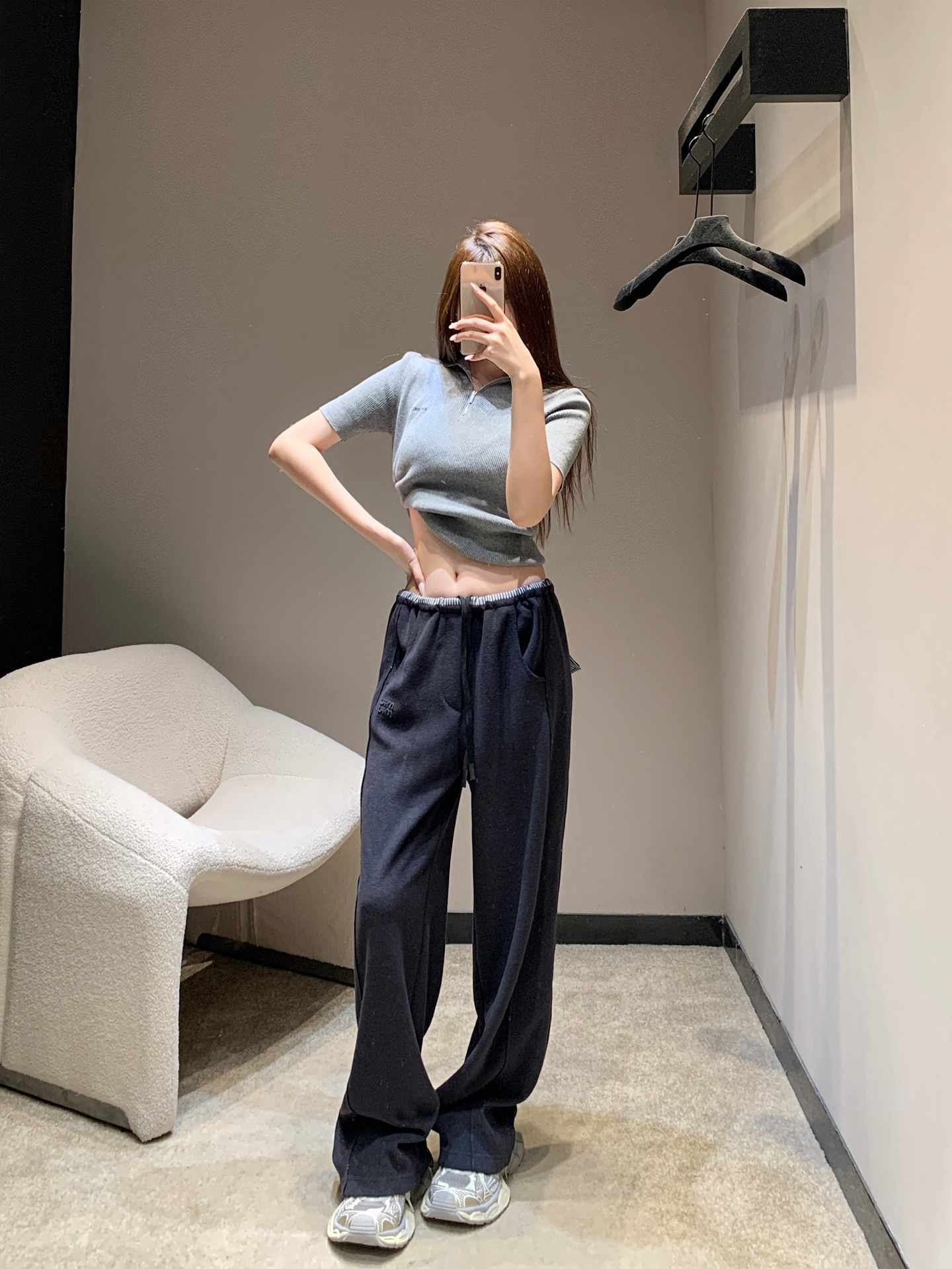 미우미우 25Fw 신상 아플리케 타월 캐주얼 바지