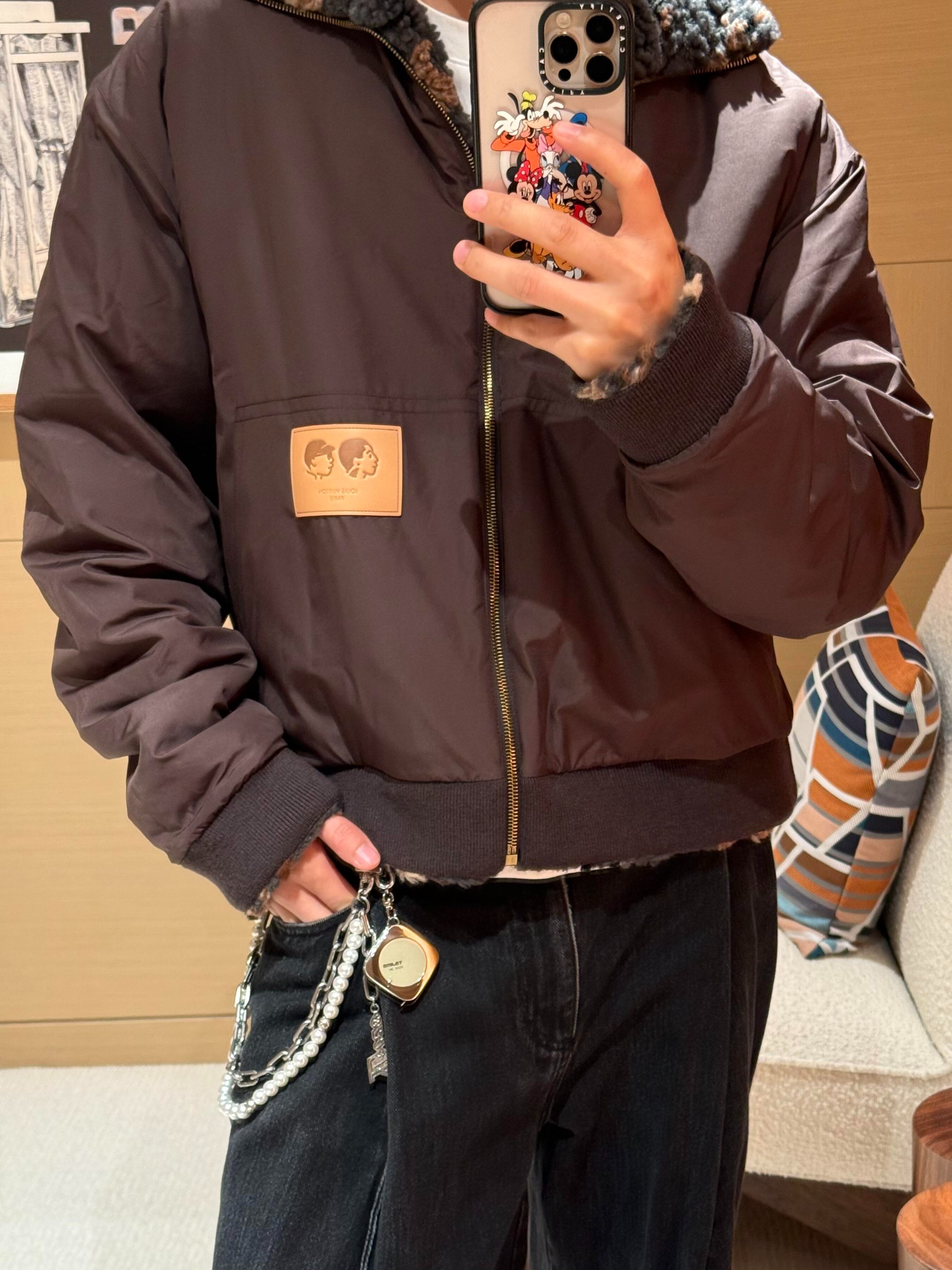 루이비통 신상 자카드 푸들 양면 아우터