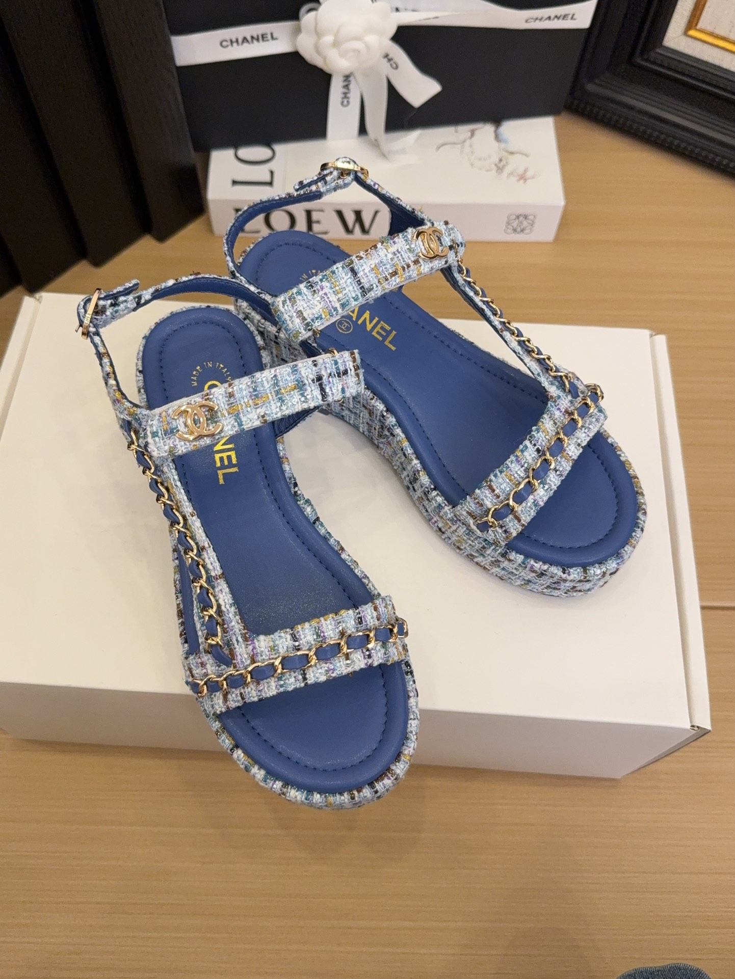 샤넬 25 신상 고퀄리티 체인 버클 웨지 샌들