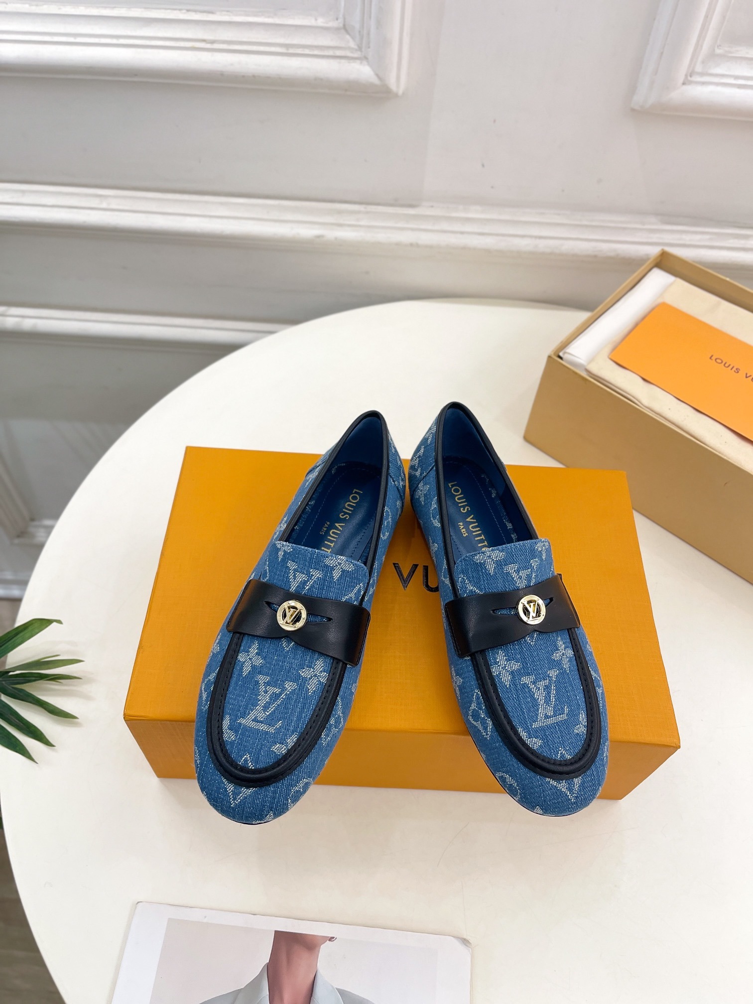 루이비통 25 뉴 프레스티지 프리미엄 플랫슈즈 하드탑