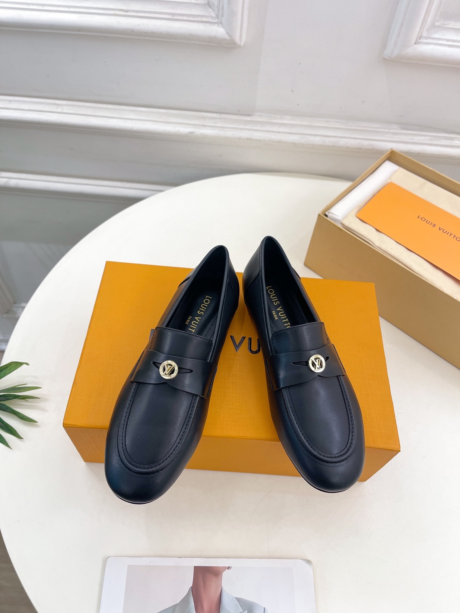 루이비통 25 뉴 프레스티지 프리미엄 플랫슈즈 하드탑