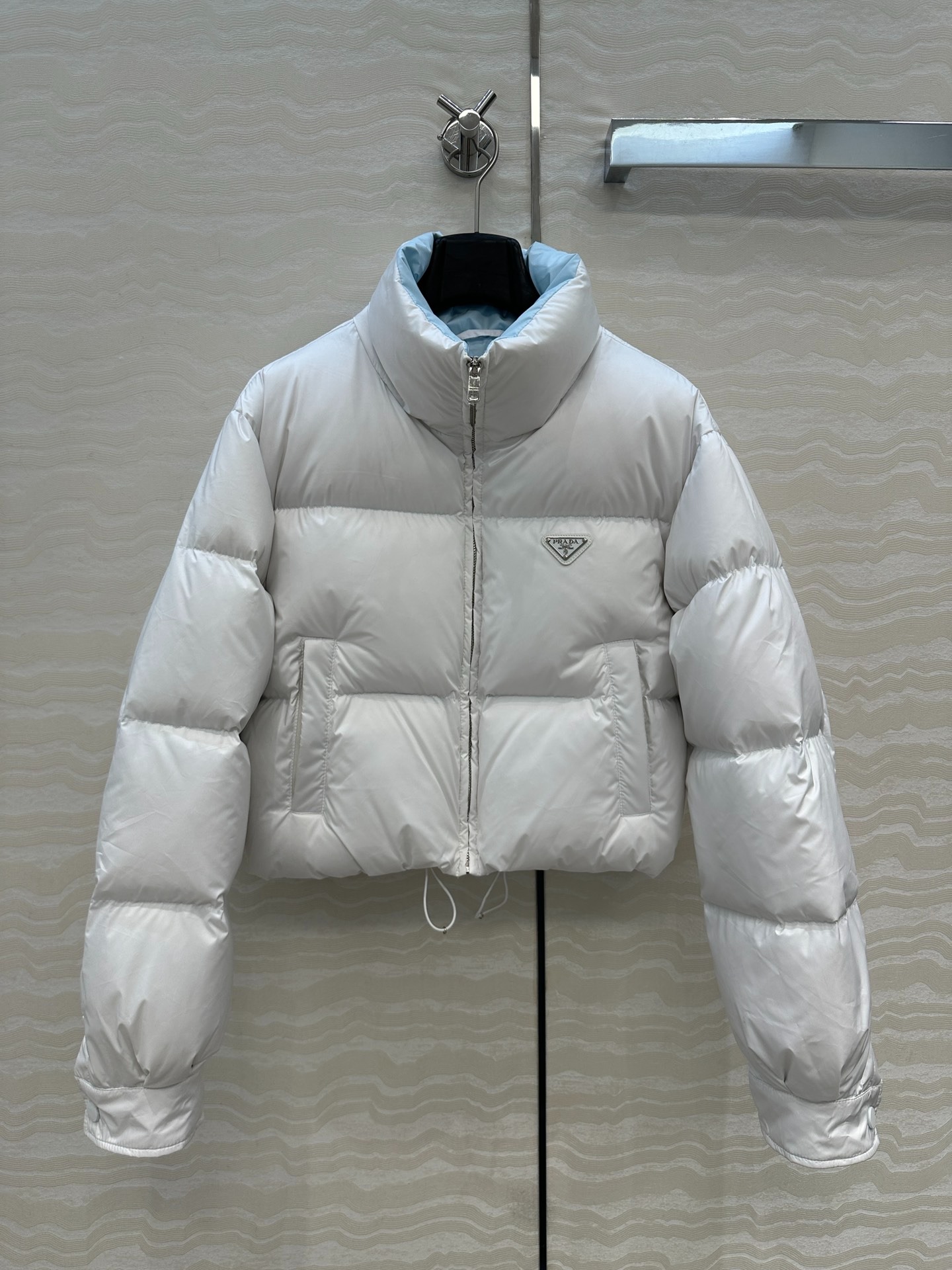 프라다 숏 패딩 점퍼