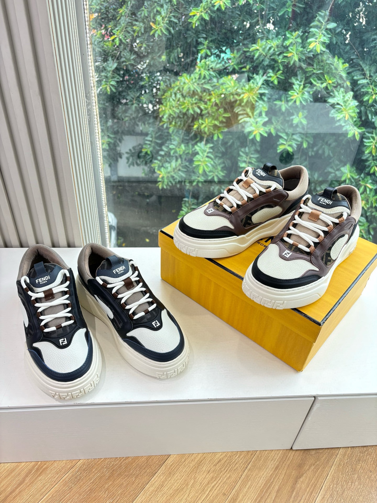 펜디 25 신상 클래식 스니커즈