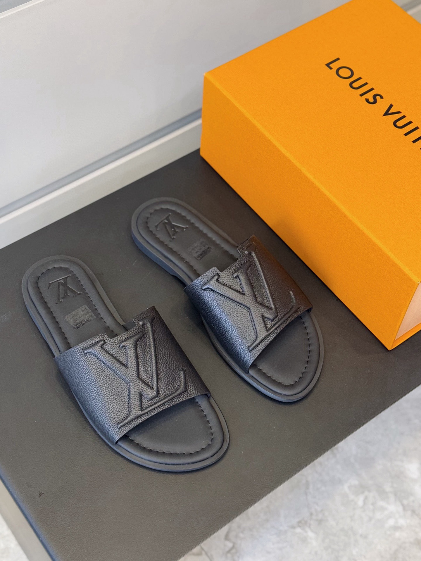 루이비통 워터프론트 슬리퍼