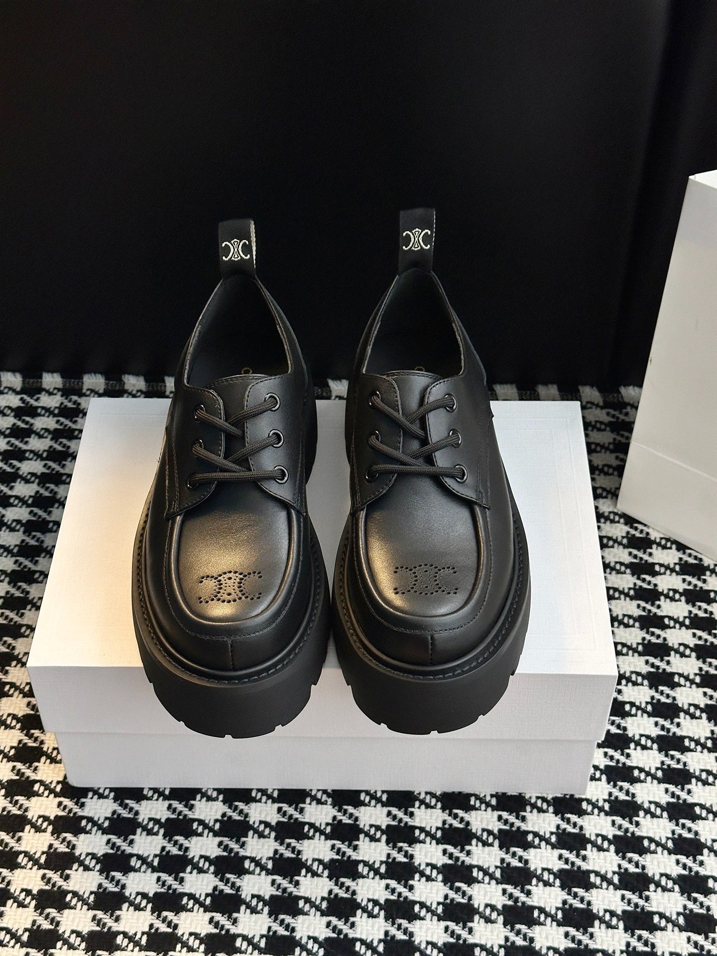 셀린느 신상 더비 슈즈