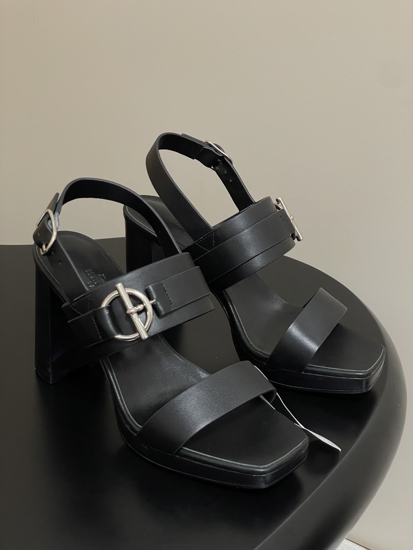 에르메스 메탈 버클 소가죽 가보시 힐