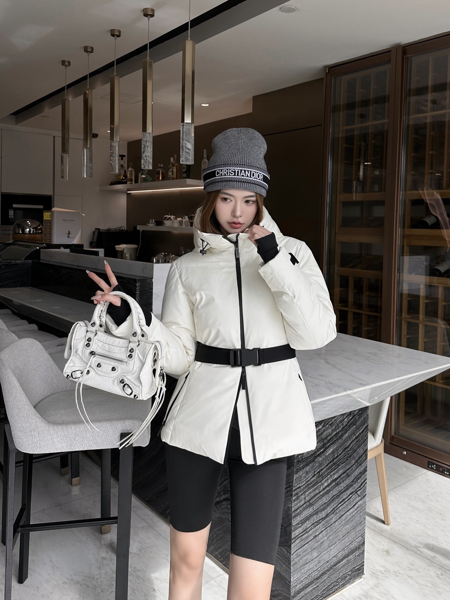 프라다 신상 스키복 후드 패딩점퍼