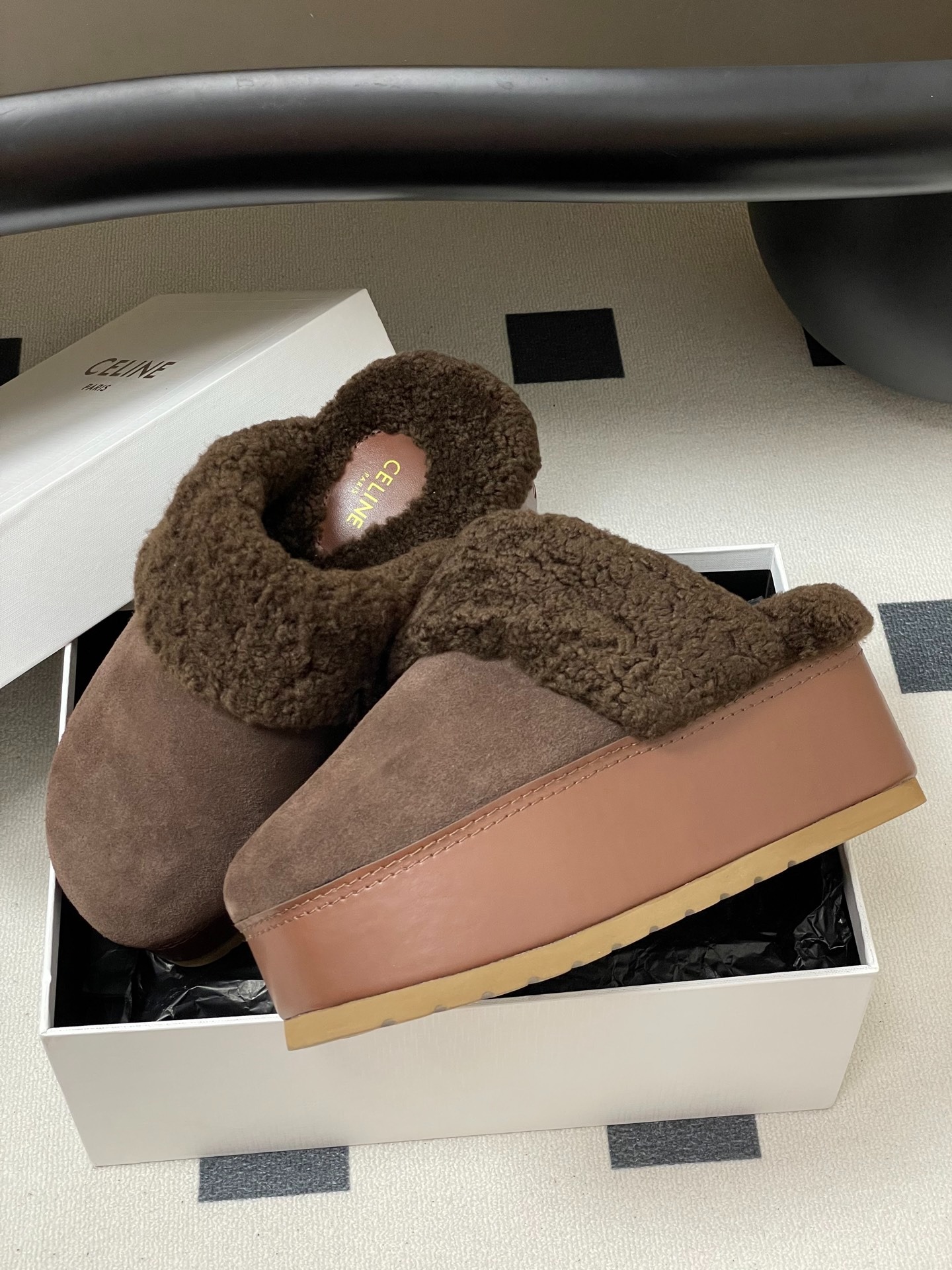 셀린느 25Fw 신상 울 세미 슬리퍼
