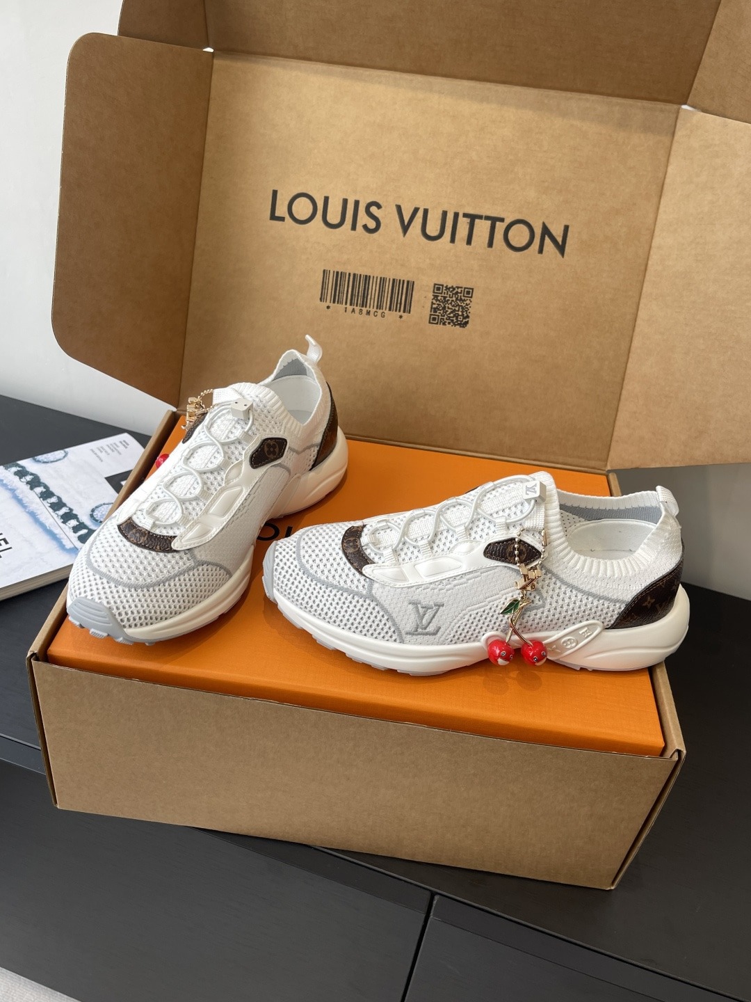 루이비통 25ss 신상 운동화