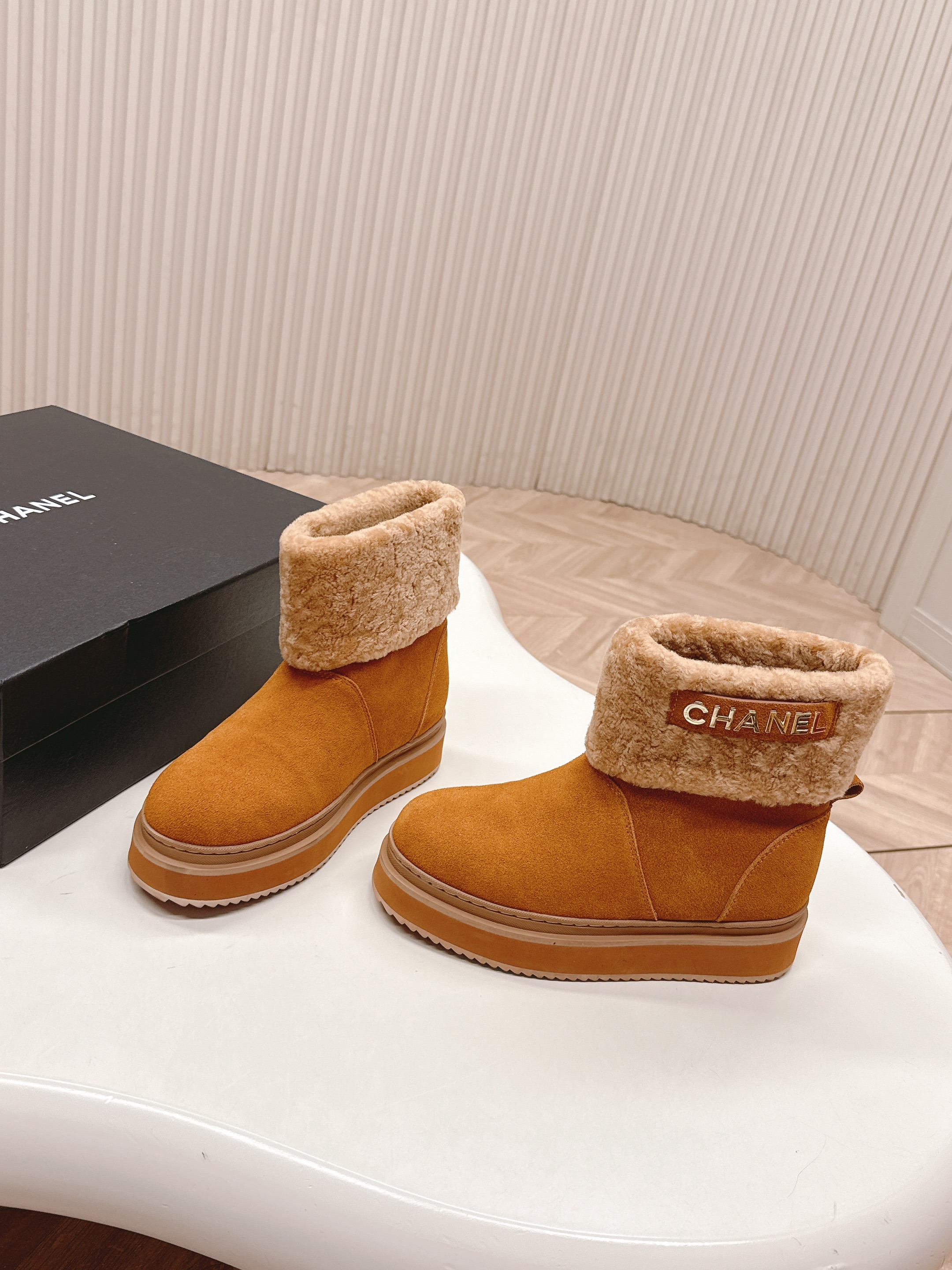 샤넬 클래식 털부츠 스웨이드
