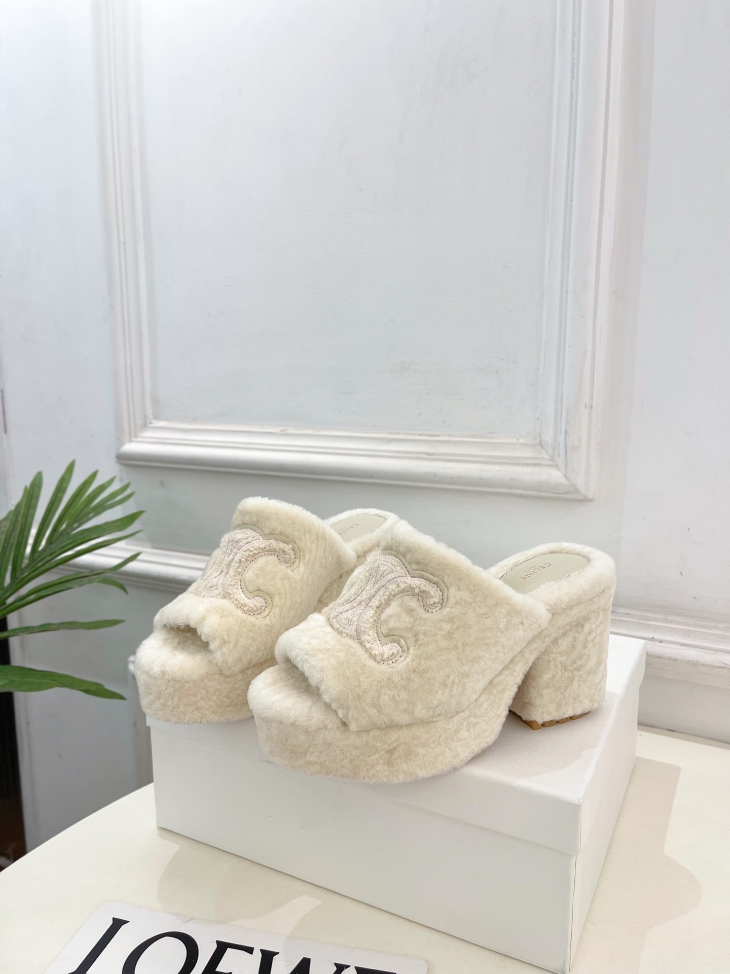 셀린느 25 신상 가보시힐 슬리퍼