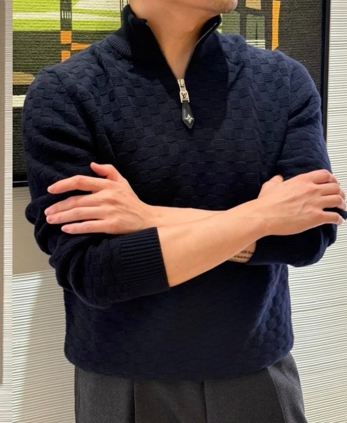 루이비통 신상 체크 반집업 풀오버 스웨터