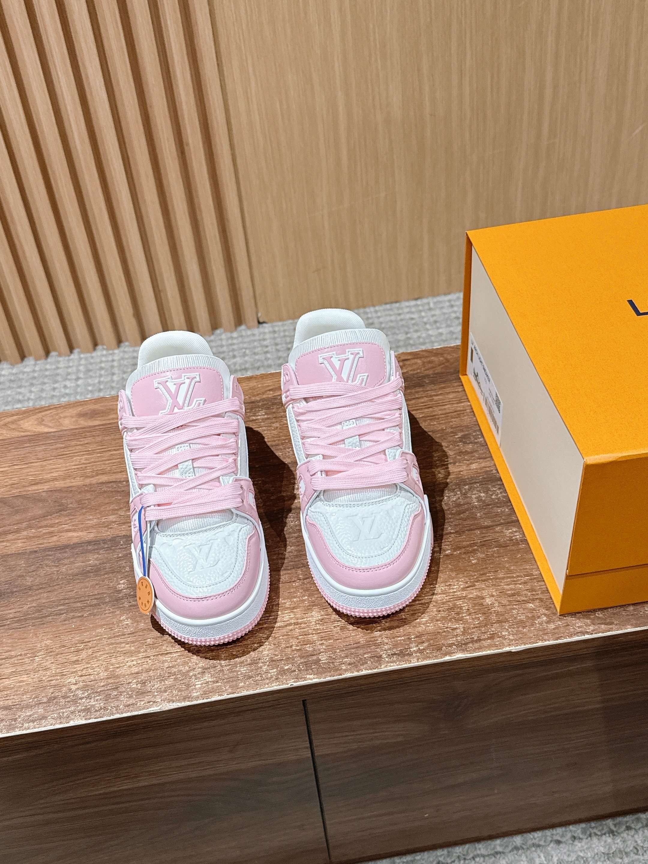 루이비통 스니커즈