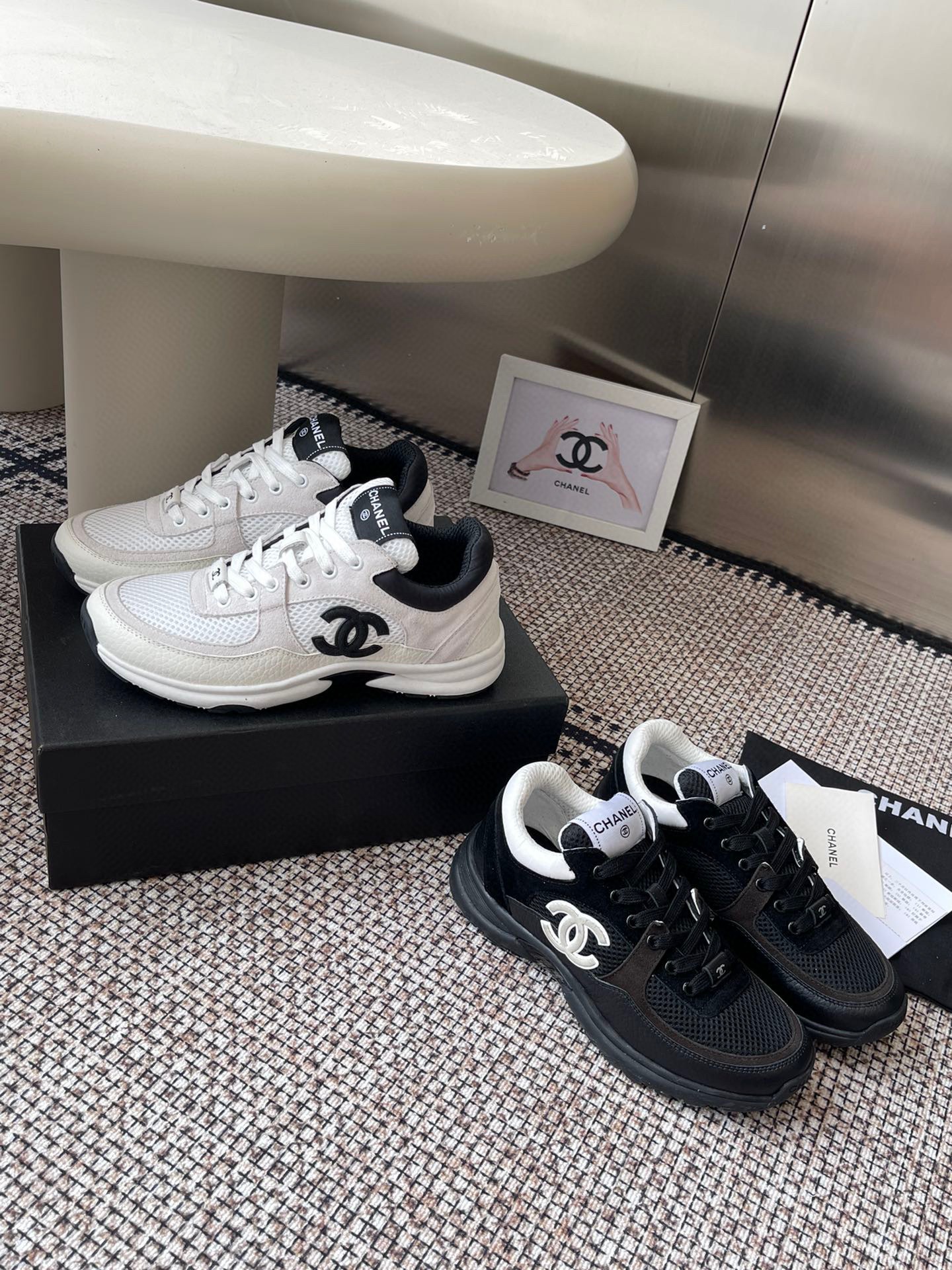 샤넬 신상 스니커즈 커플