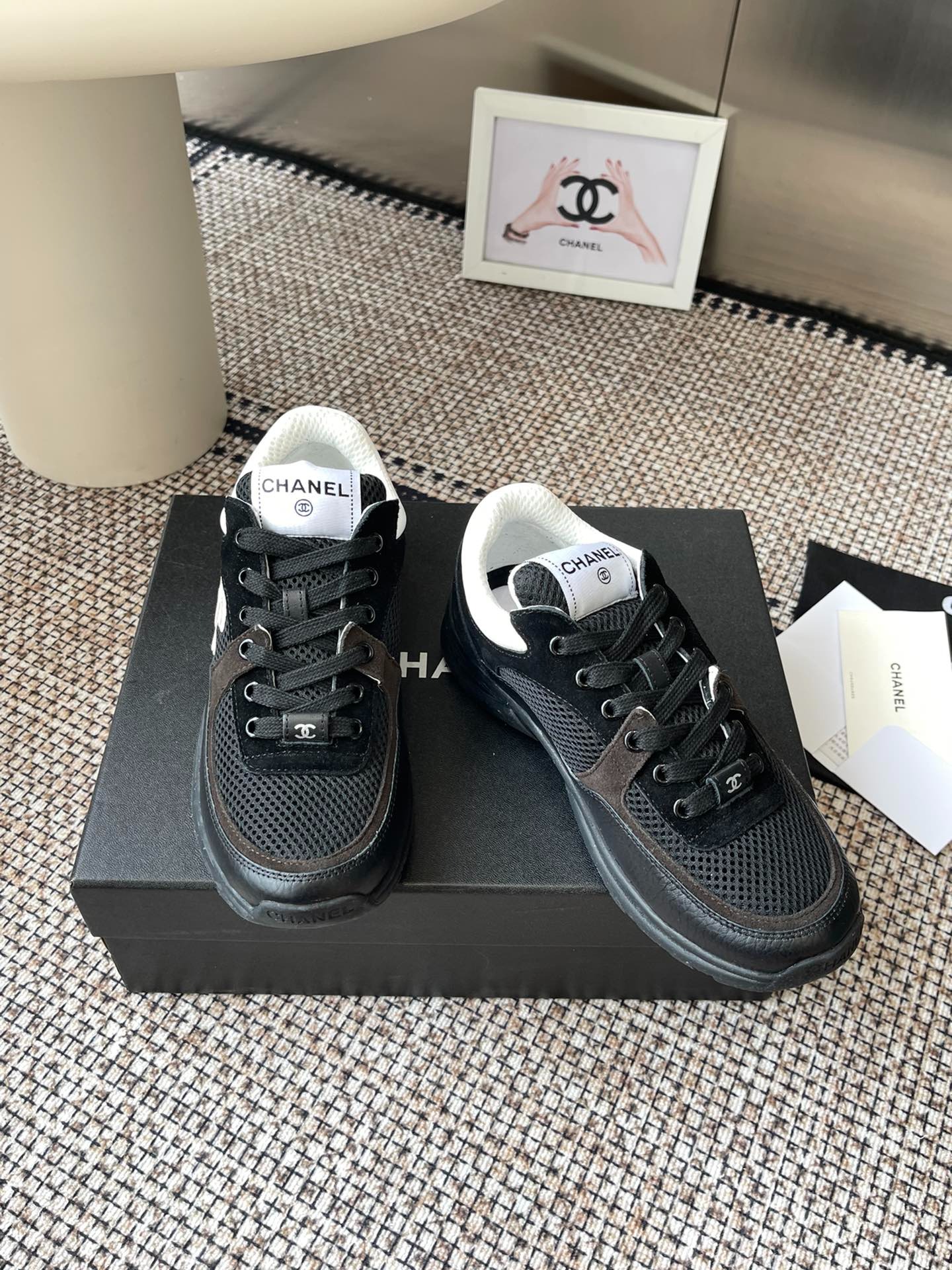 샤넬 신상 스니커즈 커플