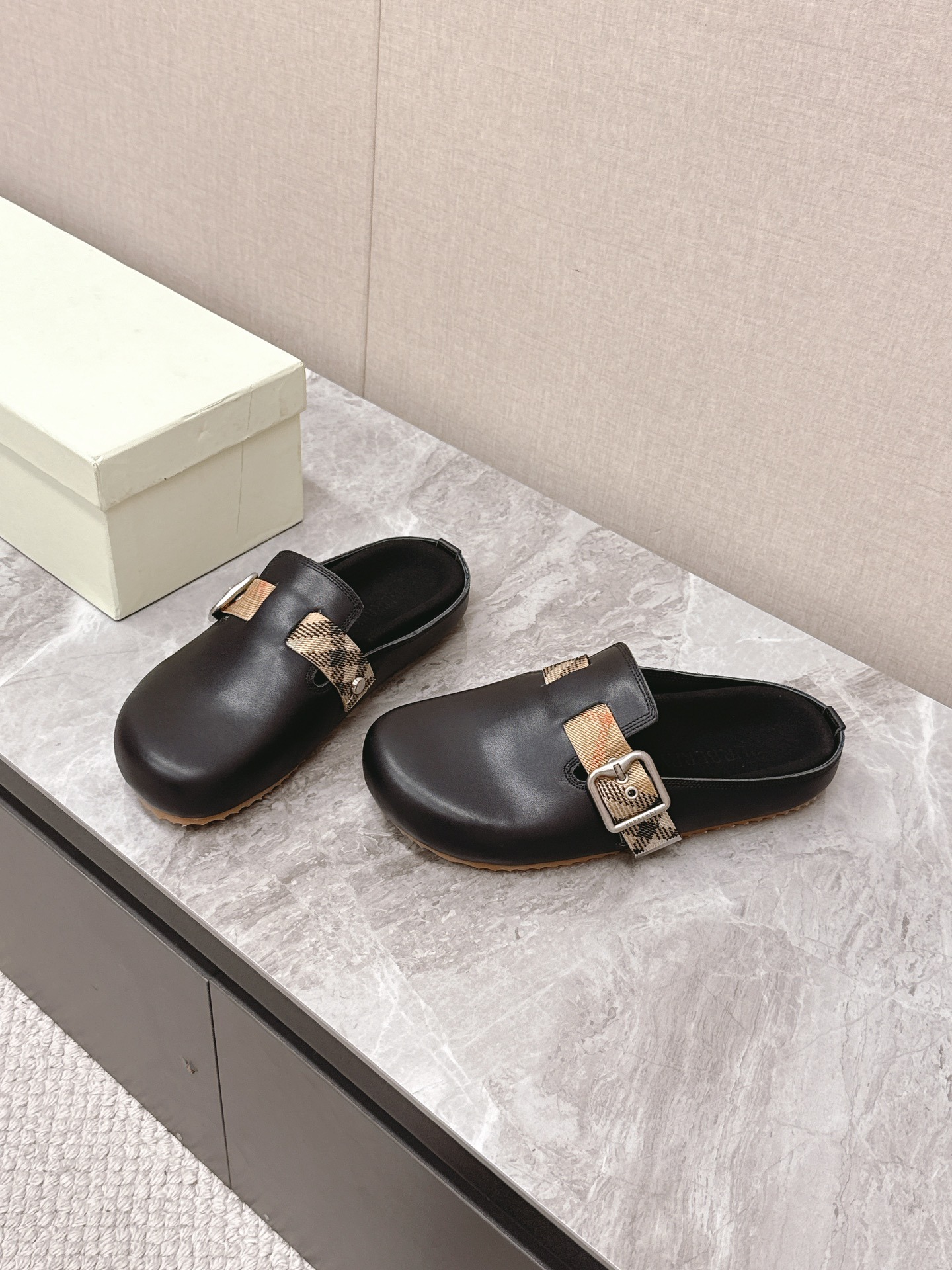 버버리 25 신상 커플 버켄 스니커즈