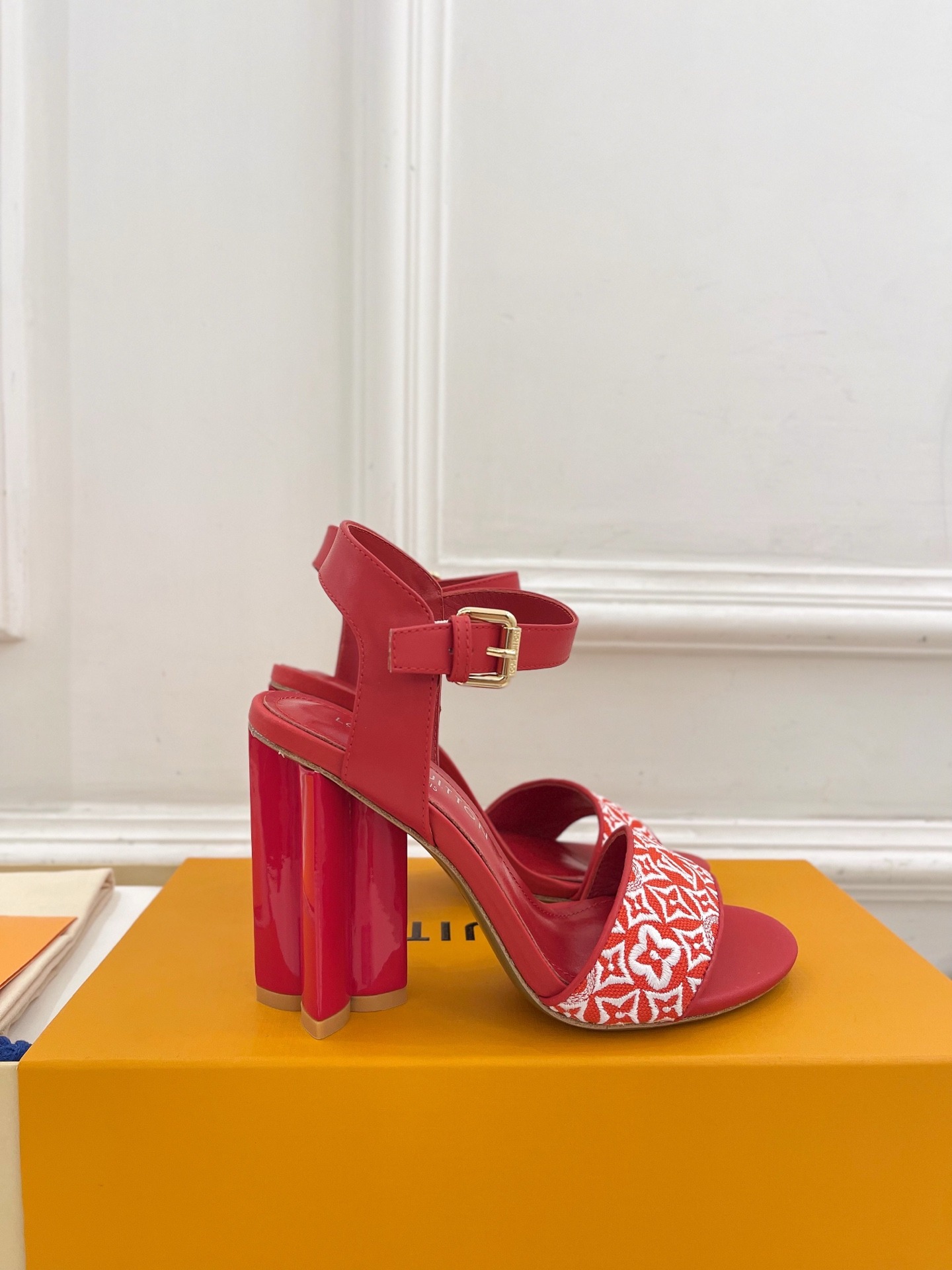 루이비통 25 신상 샌들