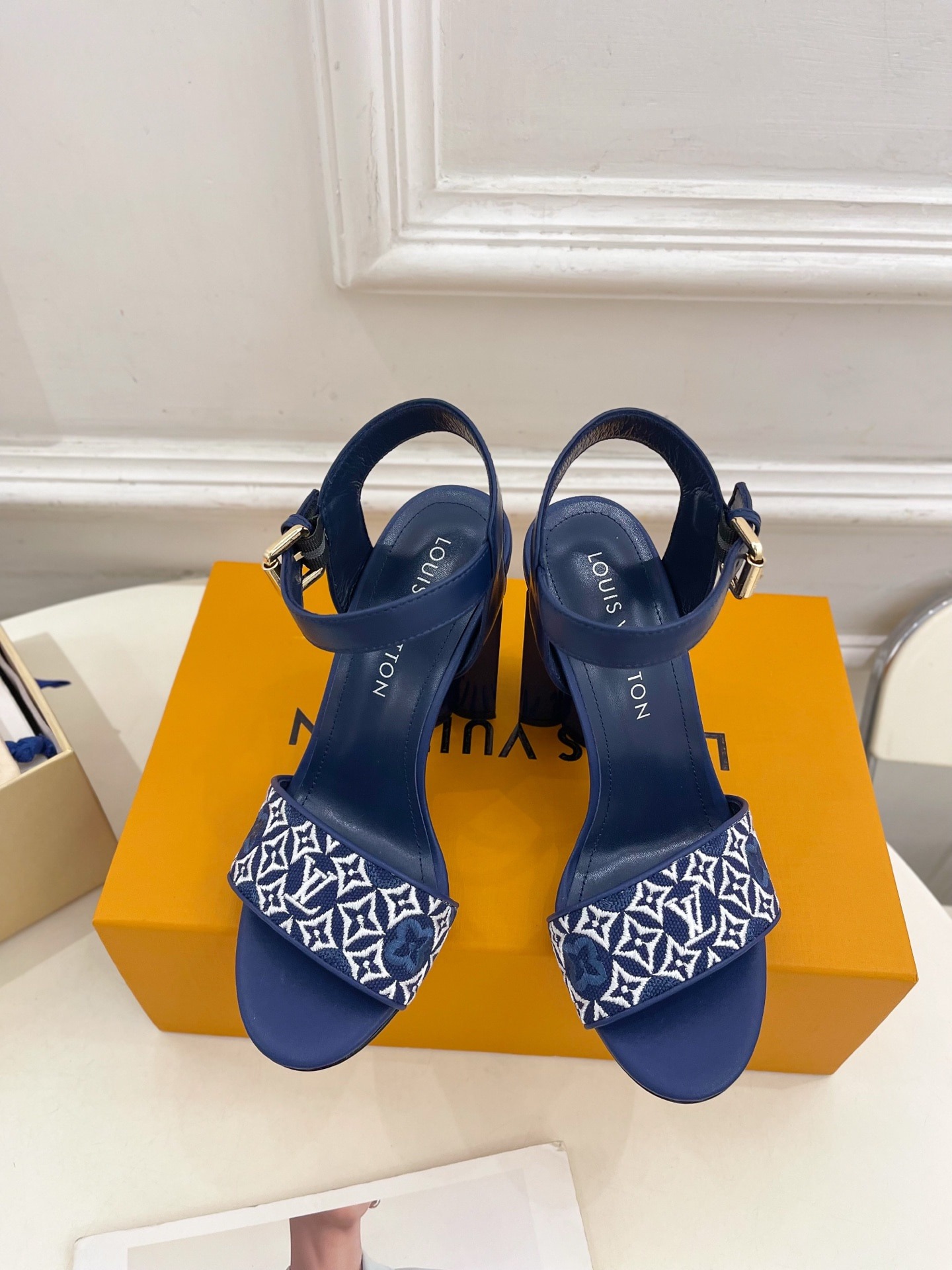 루이비통 25 신상 샌들