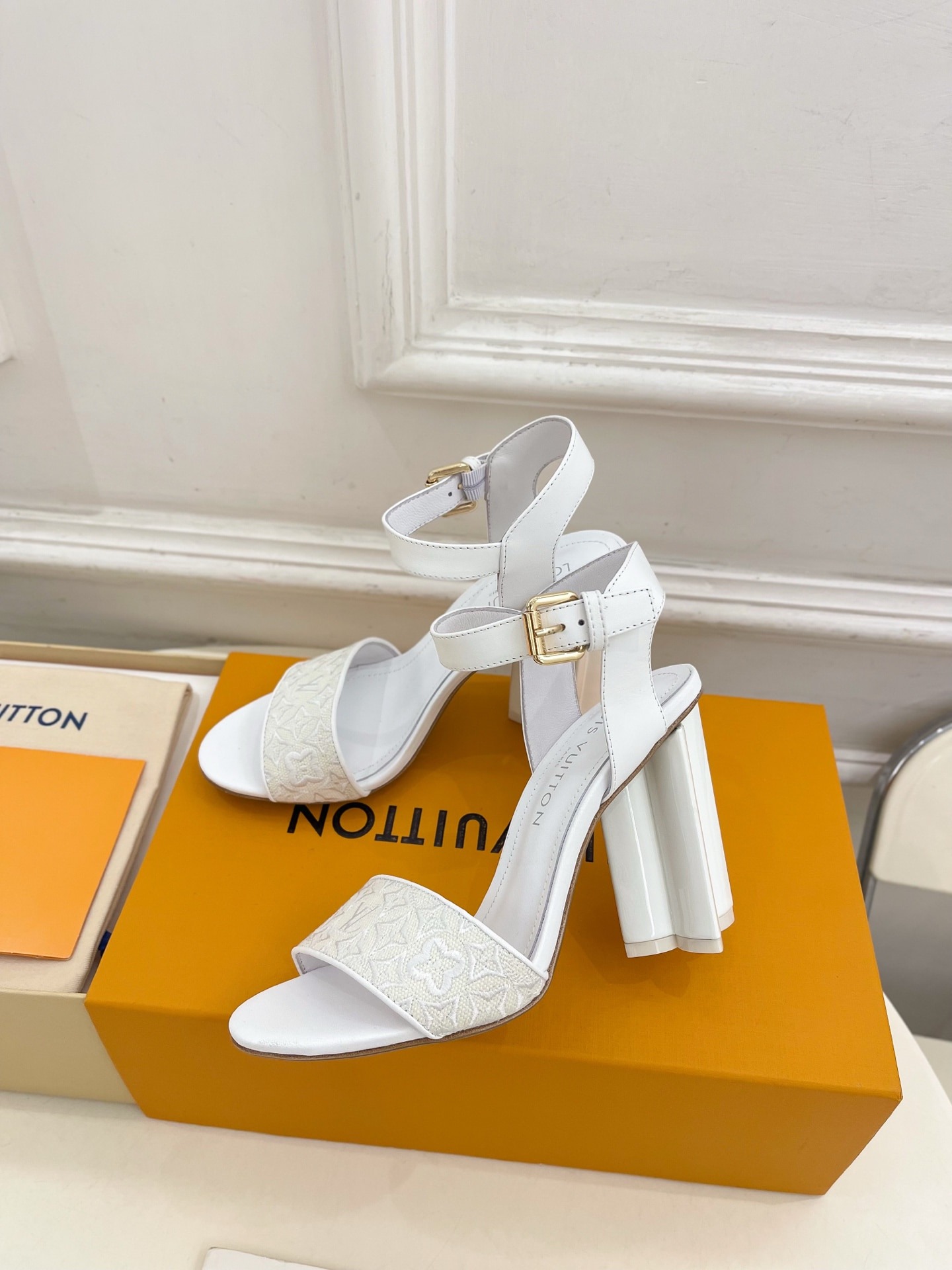 루이비통 25 신상 샌들