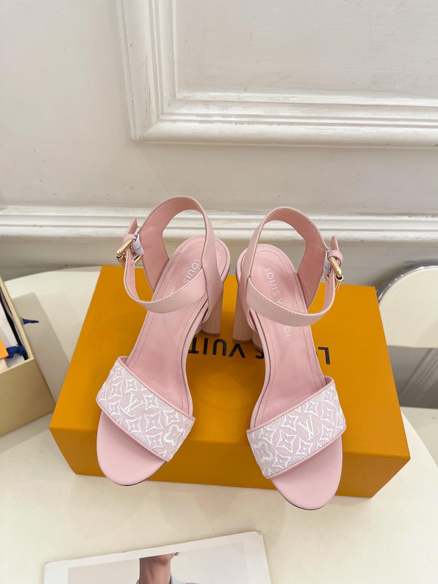 루이비통 25 신상 샌들