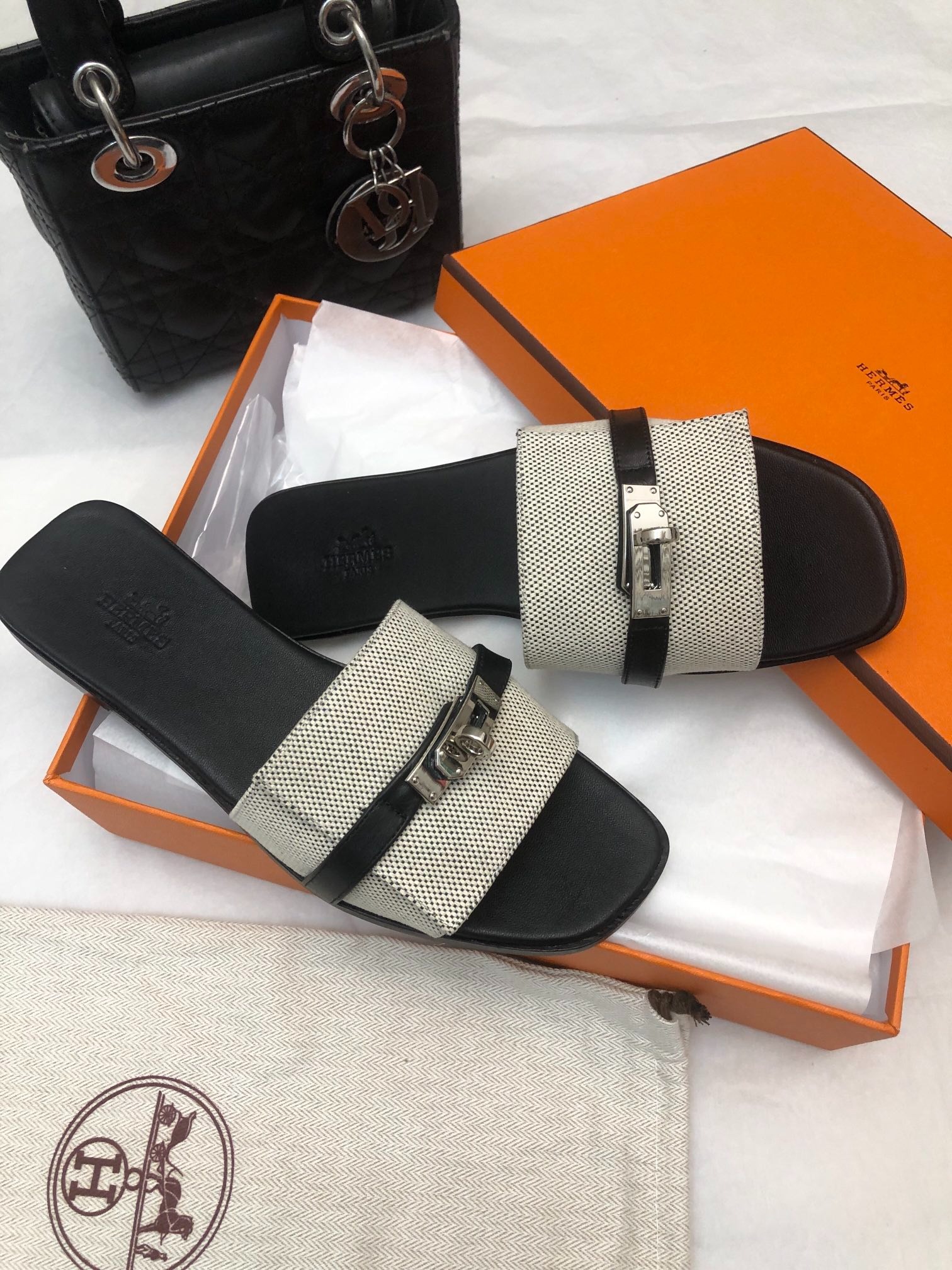 에르메스 클래식 켈리 슬리퍼