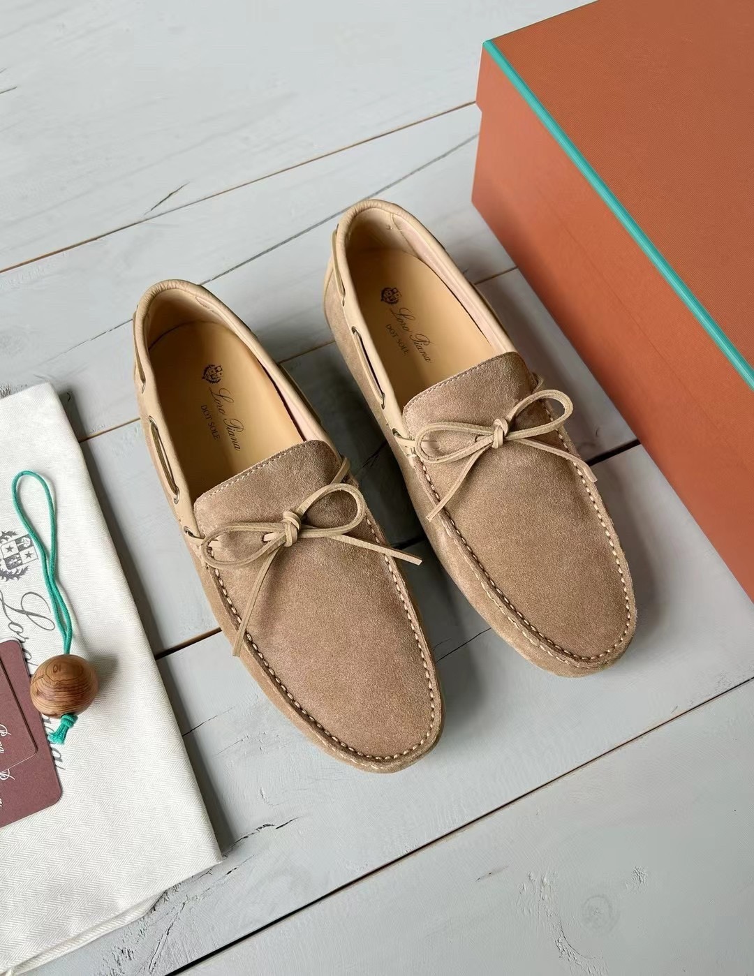 로로피아나 도트 솔 워크 남성 모카신