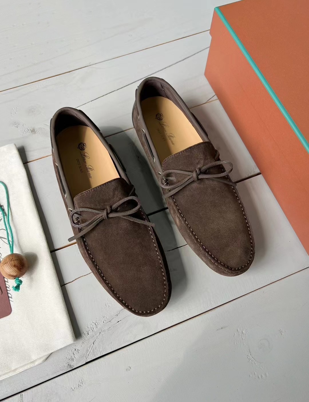 로로피아나 도트 솔 워크 남성 모카신