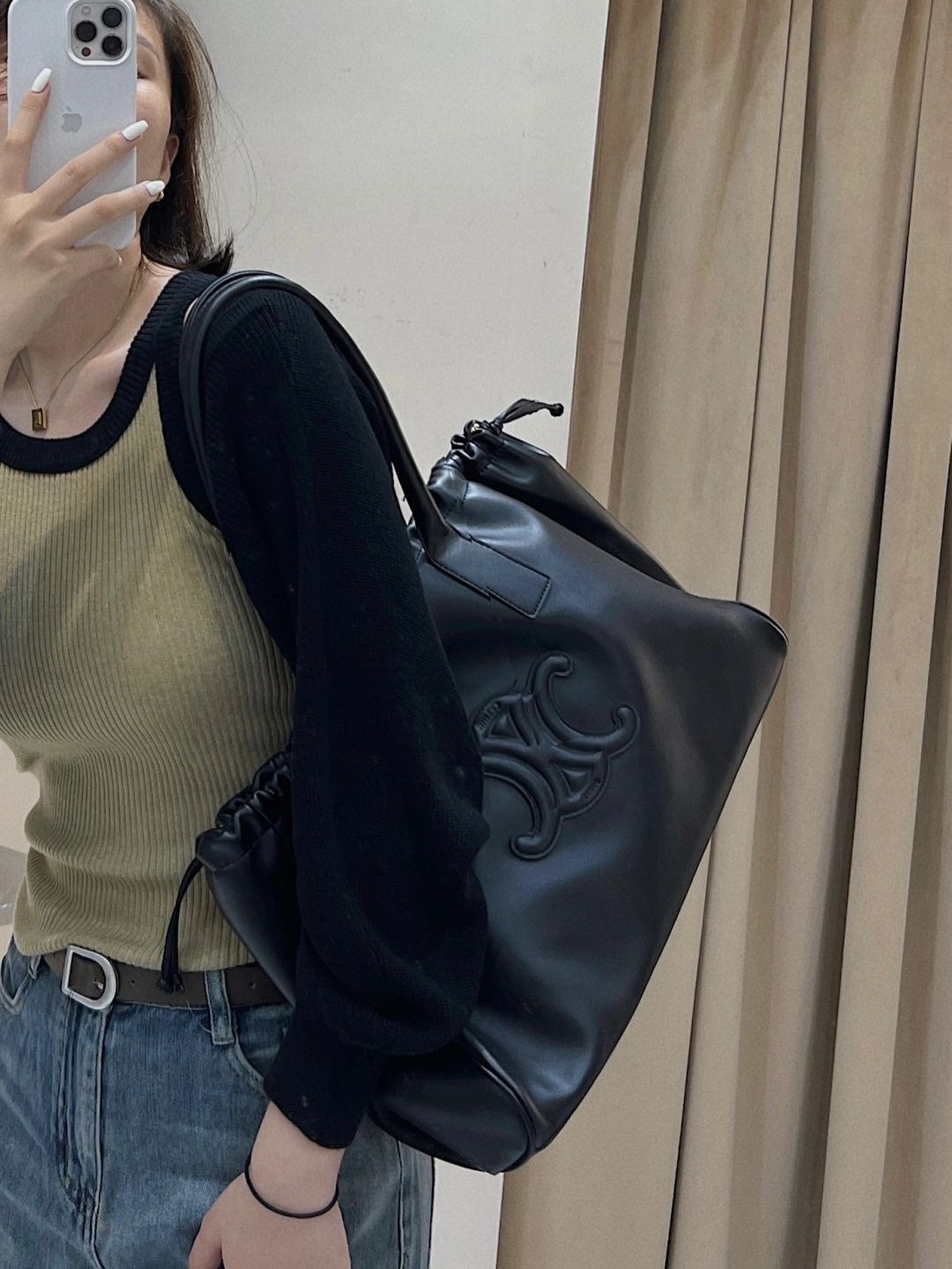 셀린느 퀴르 트리옹프 카바스백