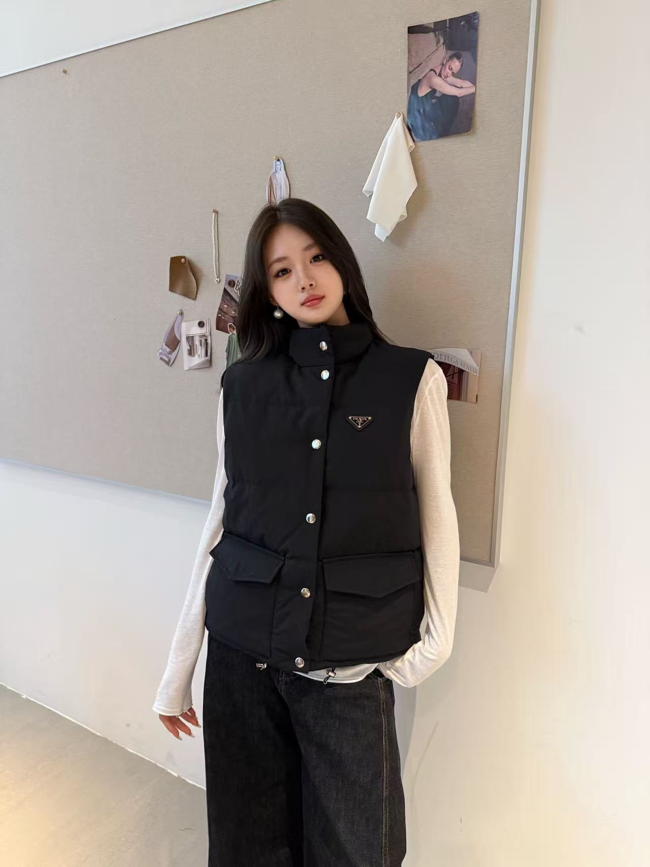 프라다 신상 스트링 다운 베스트