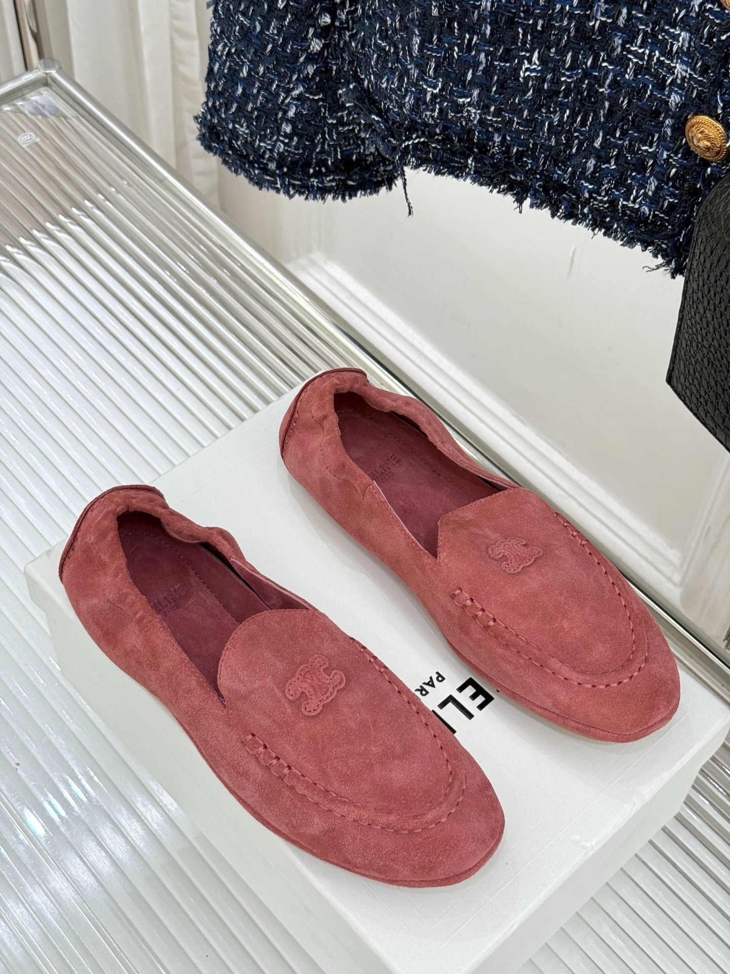 셀린느 25W 신상 스웨이드 로퍼